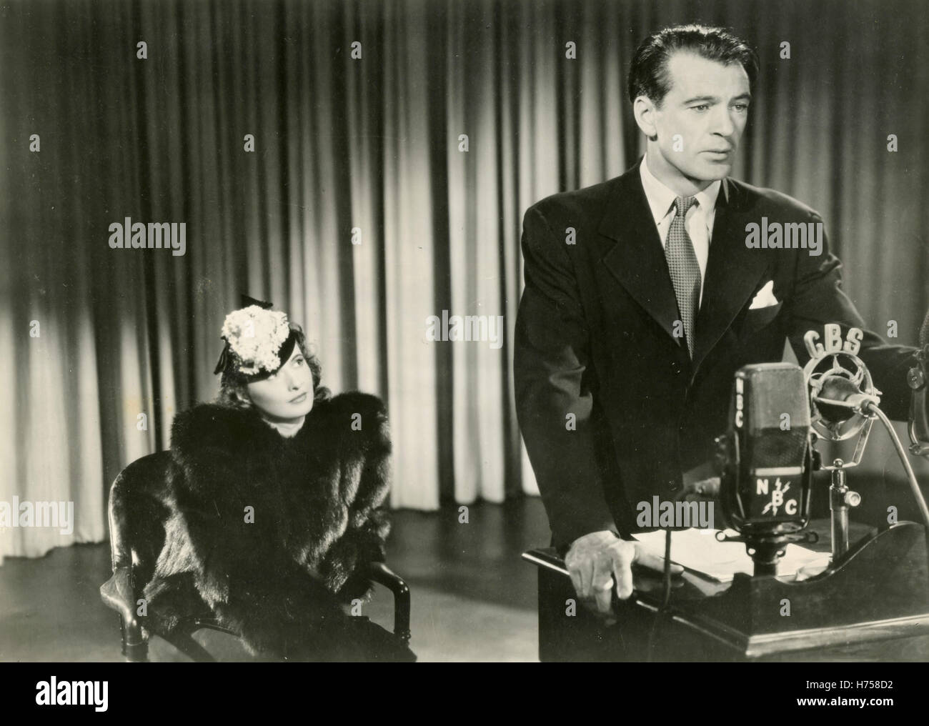 Gary cooper and barbara stanwyck in the movie meet john doe usa 1941