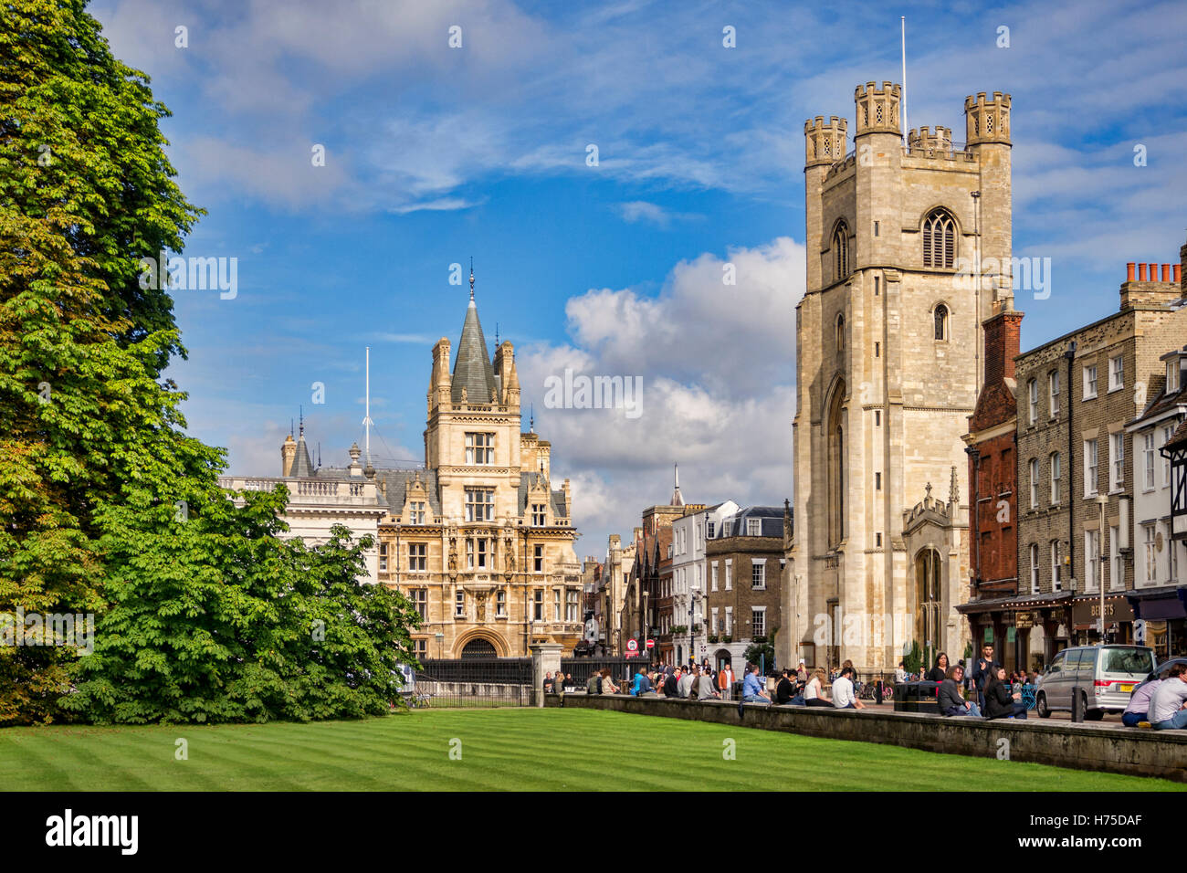 Kings Parade, Cambridge, in early autumn. Great St Mary's Church, Trinity College, the Senate House and Kings College can be see Stock Photo