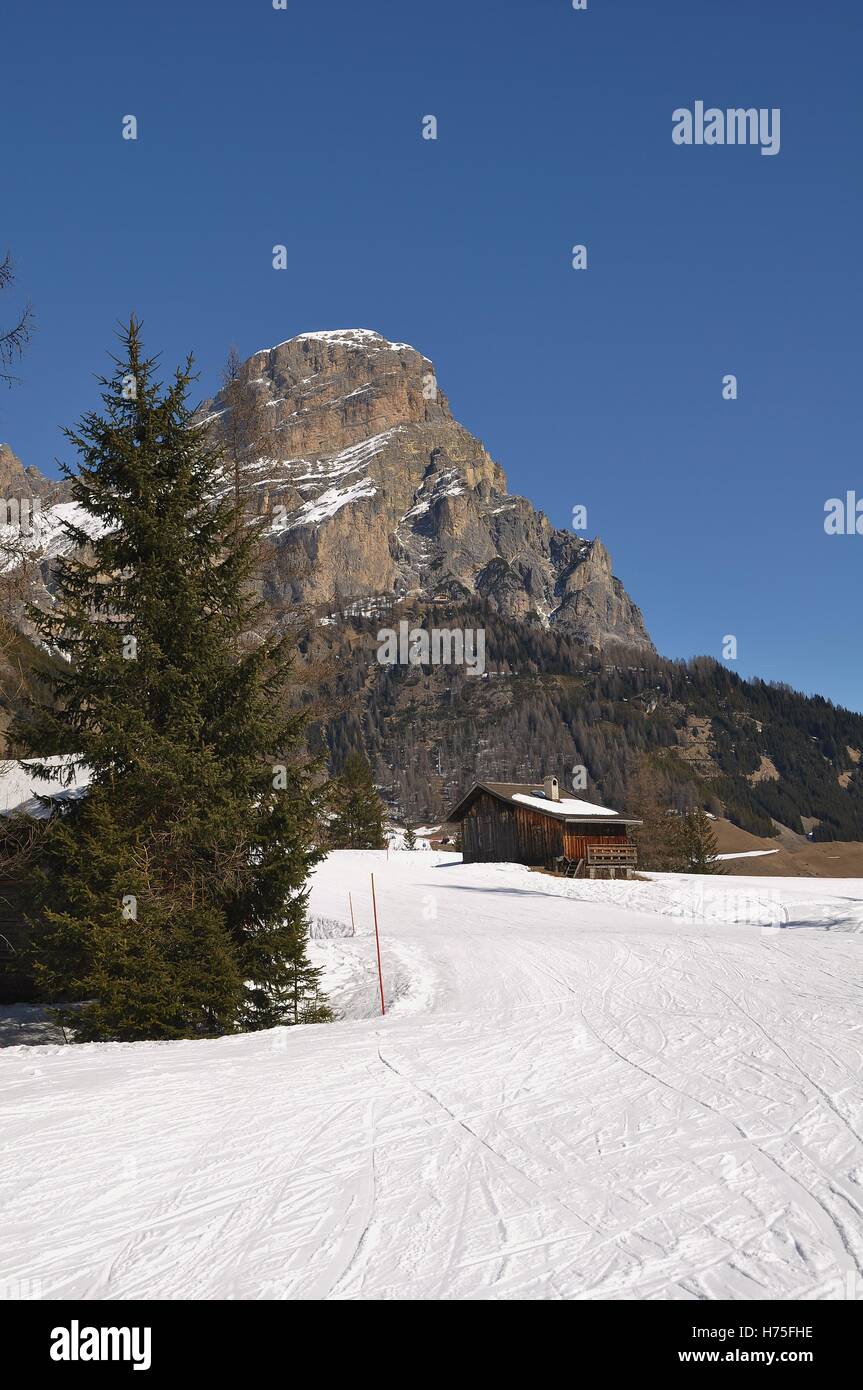 Ski resort winter gondola lodge hi-res stock photography and images - Alamy
