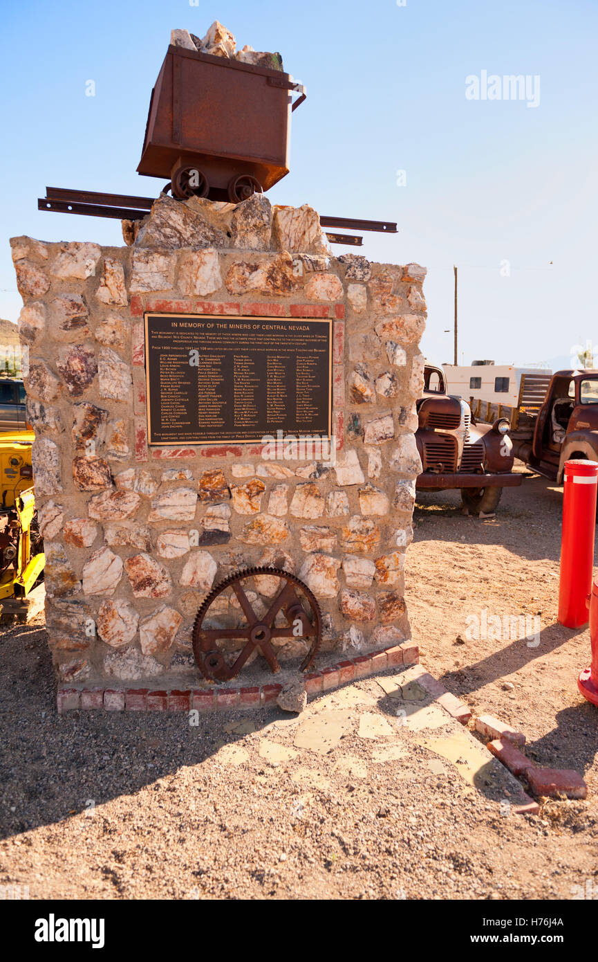 Plaque & monument dedicated to the memory of 108 miners who lost their lives in the mines of Central Nevada Stock Photo
