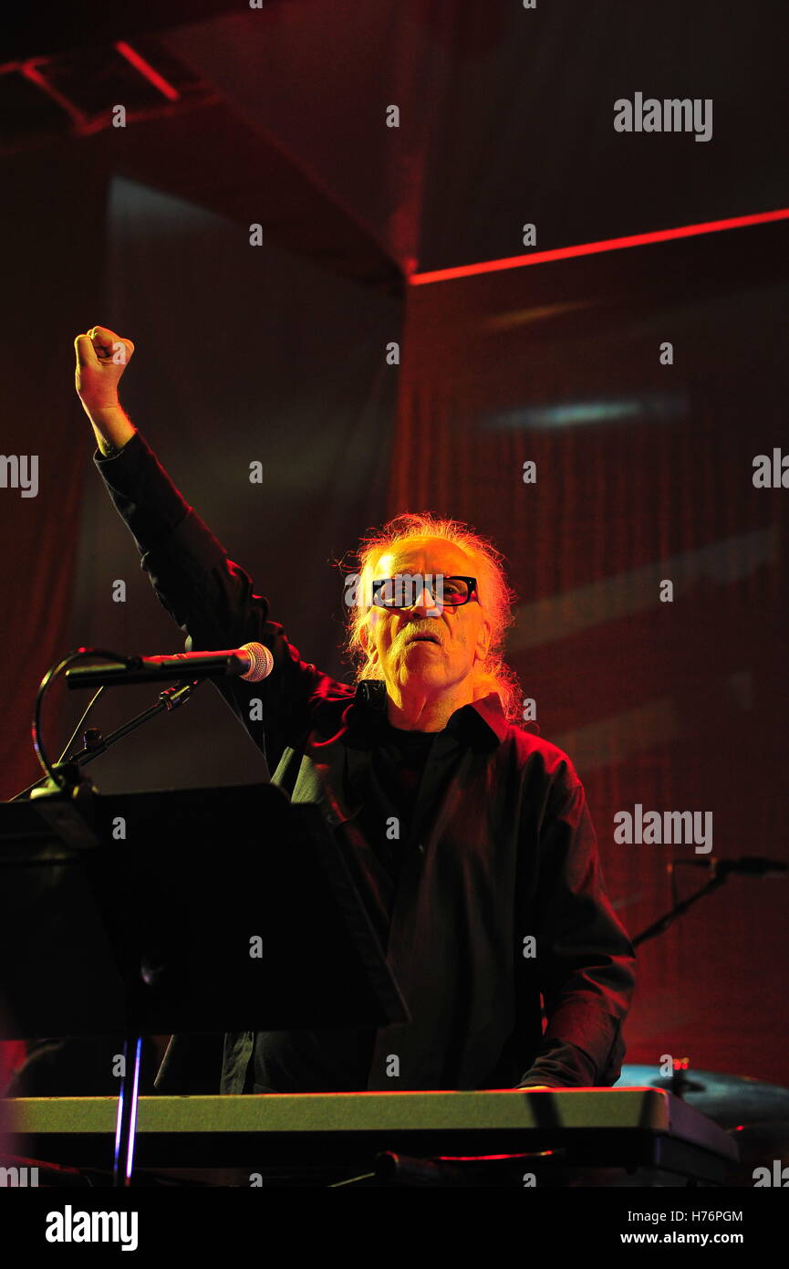 28th/October/2016 Liverpool,England. Hollywood film director John Carpenter performs tracks from his Lost Themes album. Stock Photo