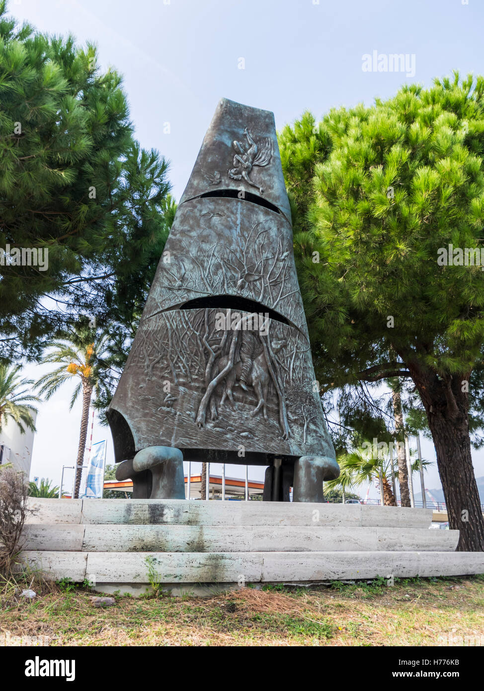 'Vela di Colombo' (Columbus' sail), a bronze sculpture featuring Icarus' flight, by Gino Giannetti. Cristoforo Colombo airport, Genova, Italy. Stock Photo