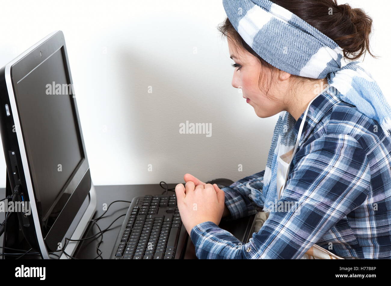 house wife using the computer Stock Photo - Alamy