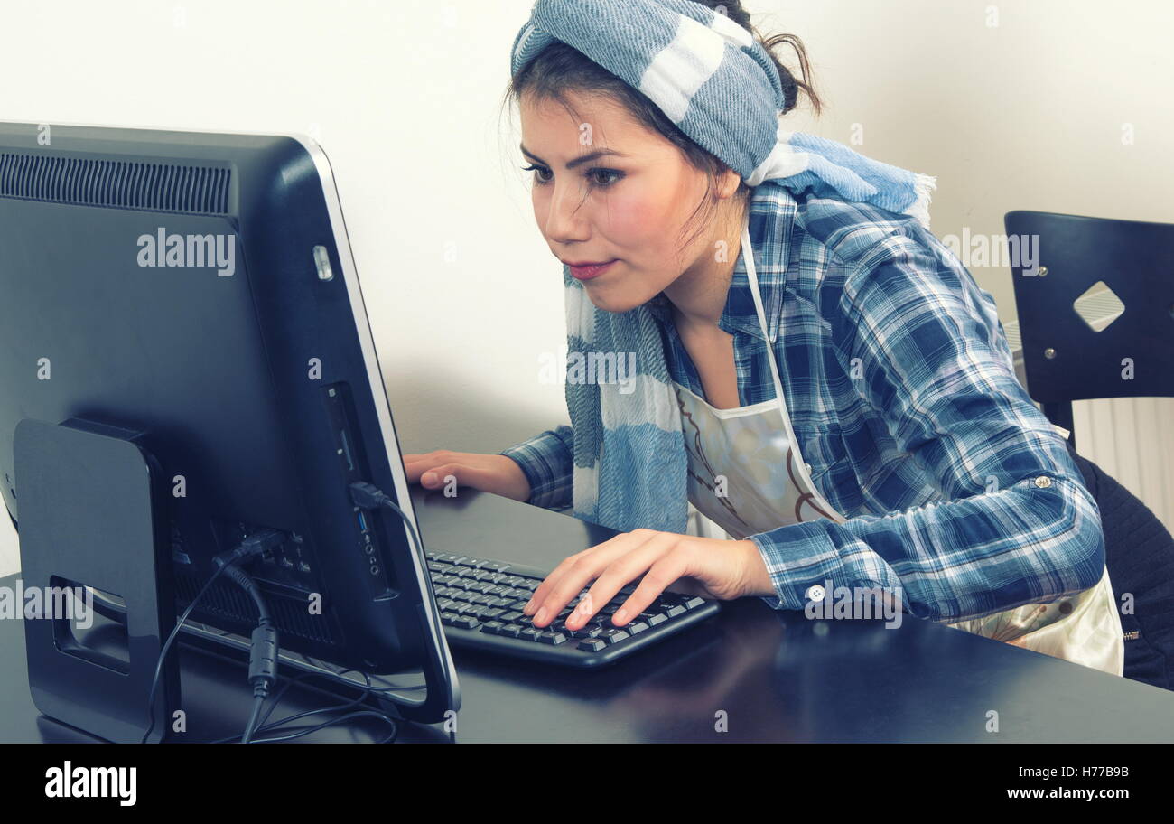 house wife using the computer Stock Photo - Alamy