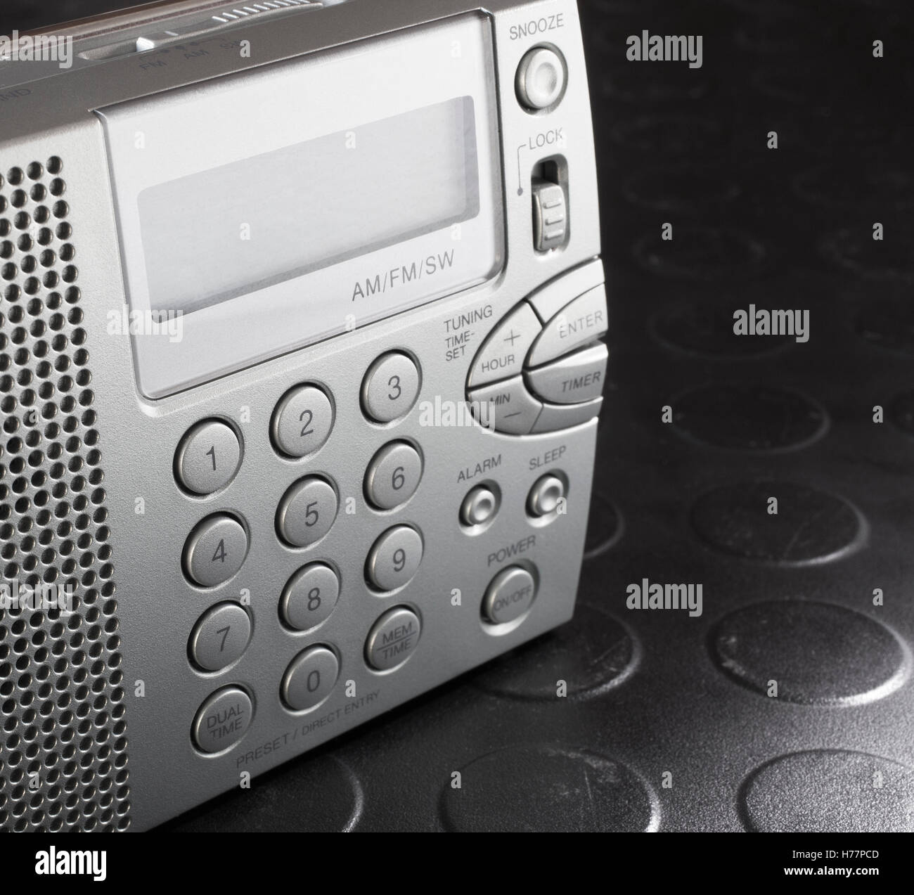 Radio capable of hearing broadcast and shortwave transmissions that