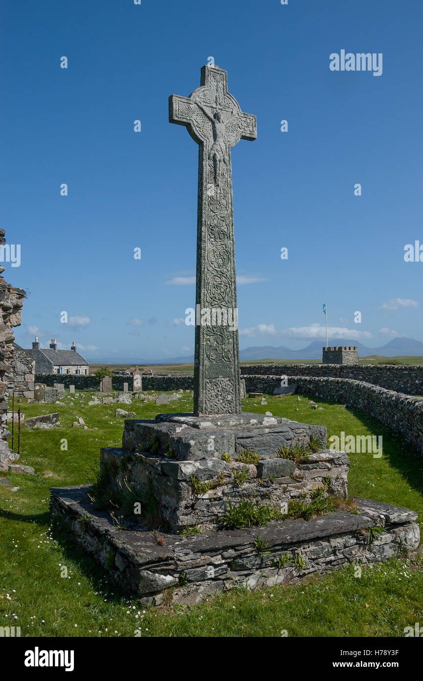 The Oronsay Cross at the Oronsay Priory Stock Photo - Alamy