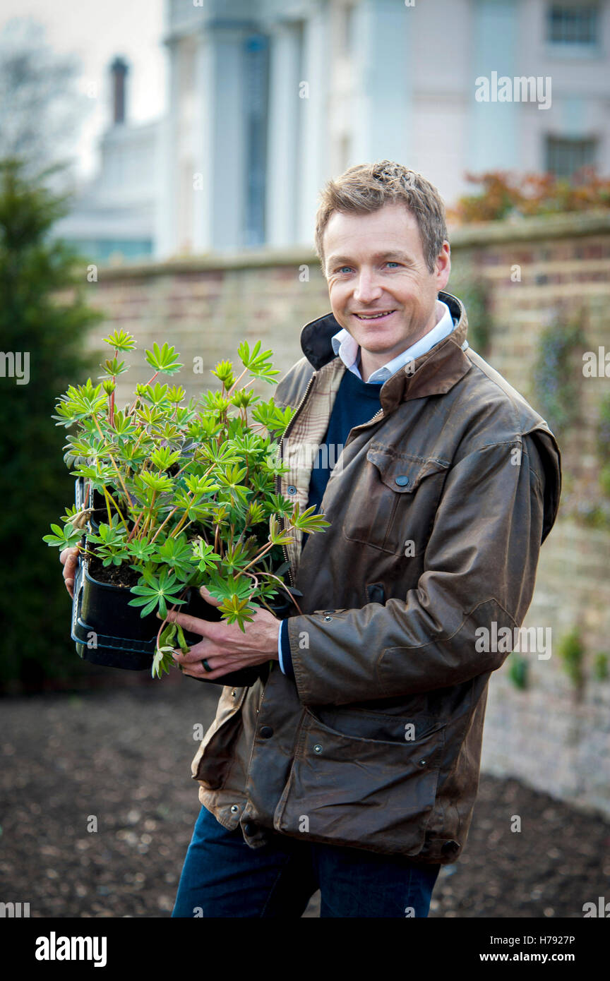 Chris Beardshaw award-winning British gardener, known for his work on the BBC's long-running television series Gardeners World Stock Photo