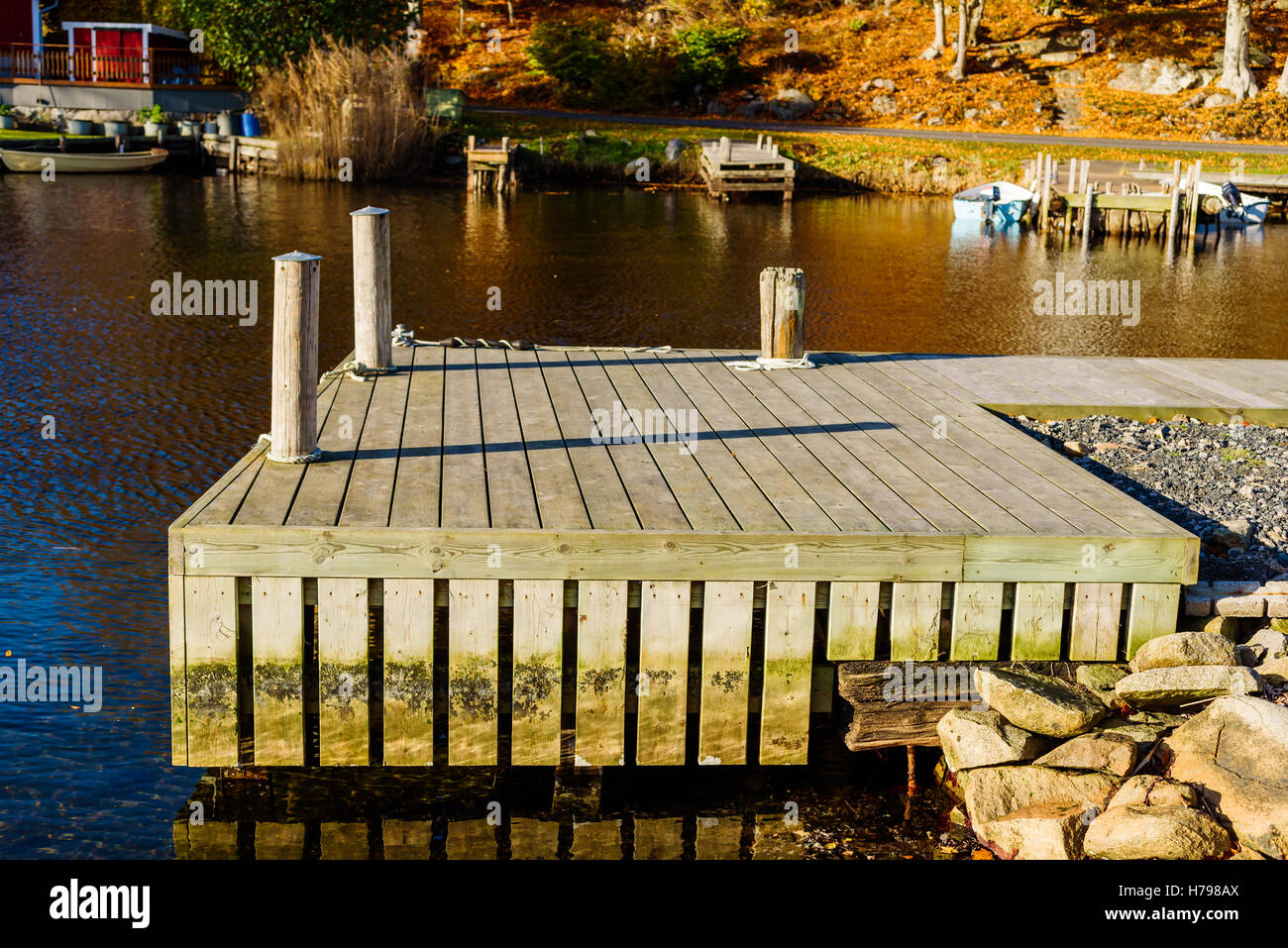 Empty wooden boat pier marina hi-res stock photography and images - Alamy