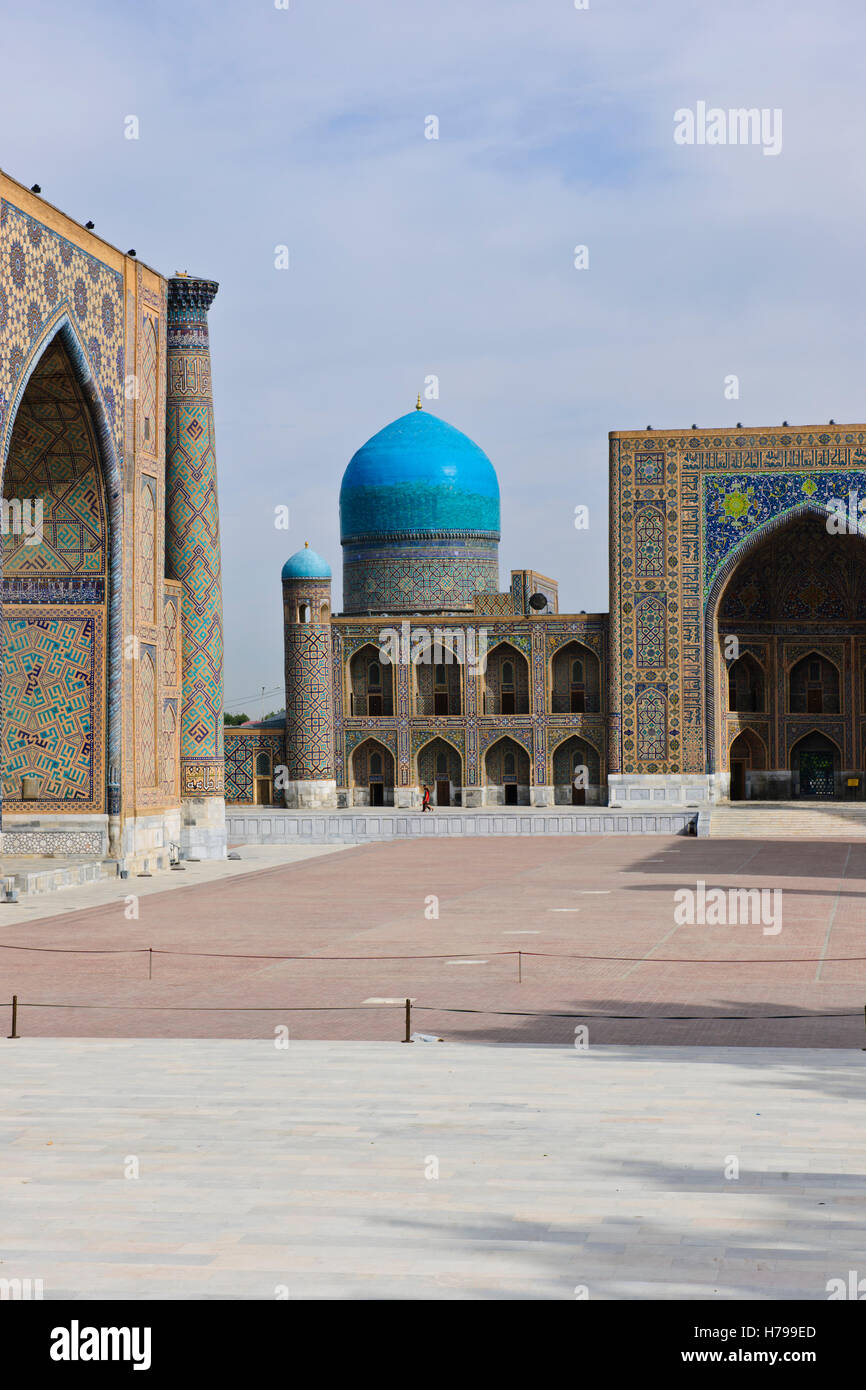Madrasses of towers hi-res stock photography and images - Alamy