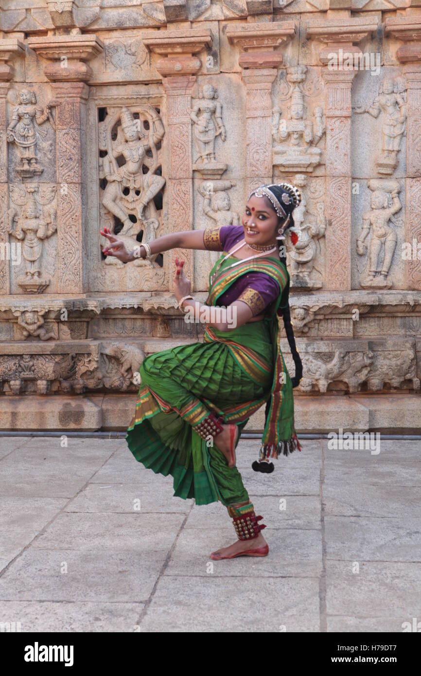 Kuchipudi With Plate