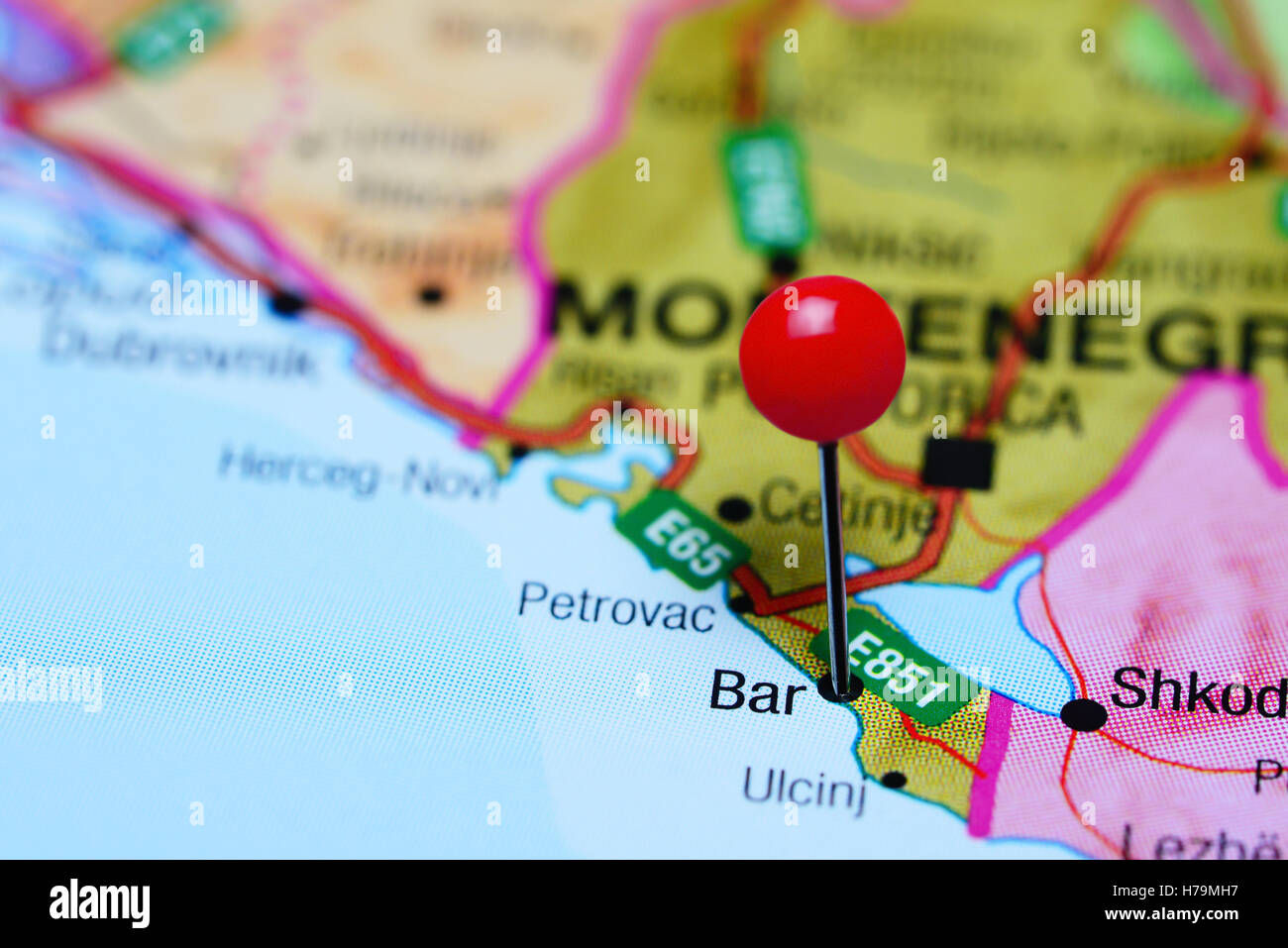 temperatura Comunismo Frente a ti bar montenegro map de madera Bolos Lógicamente