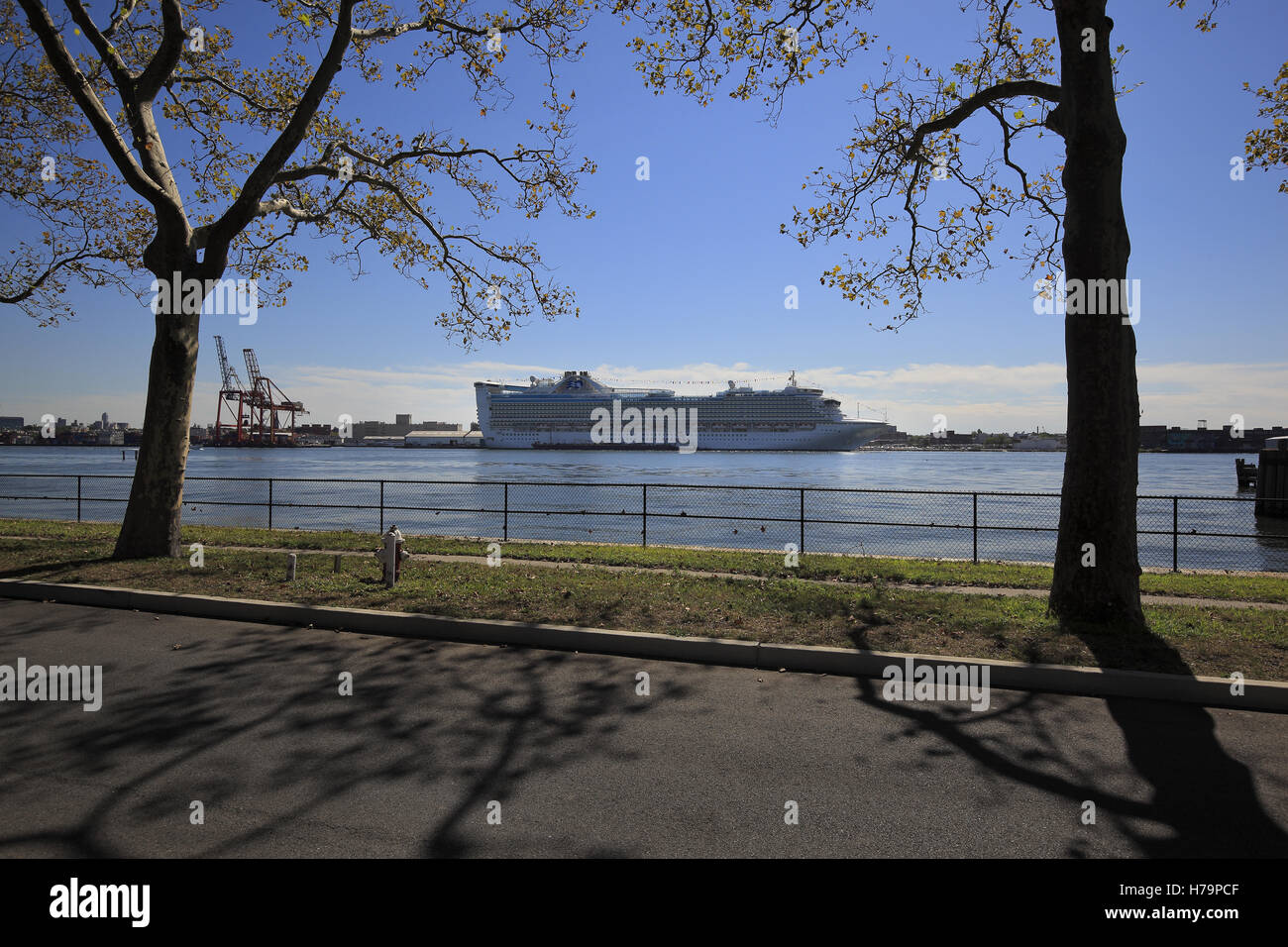 Governors island ferry terminal hires stock photography and images Alamy