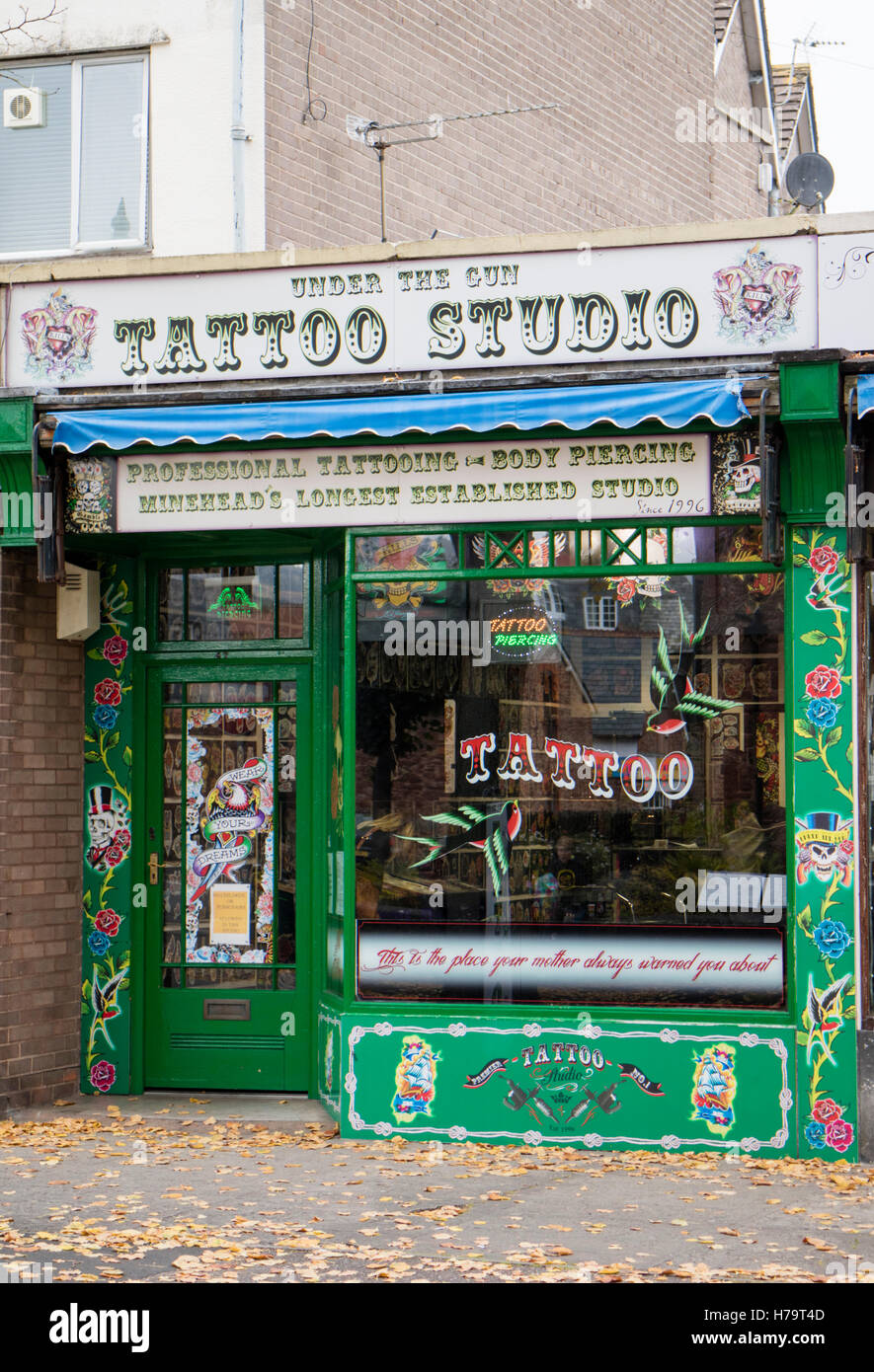 By Luke Moat, No Pain No Gain Tattoo Studio in Kent, England. : r/tattoos