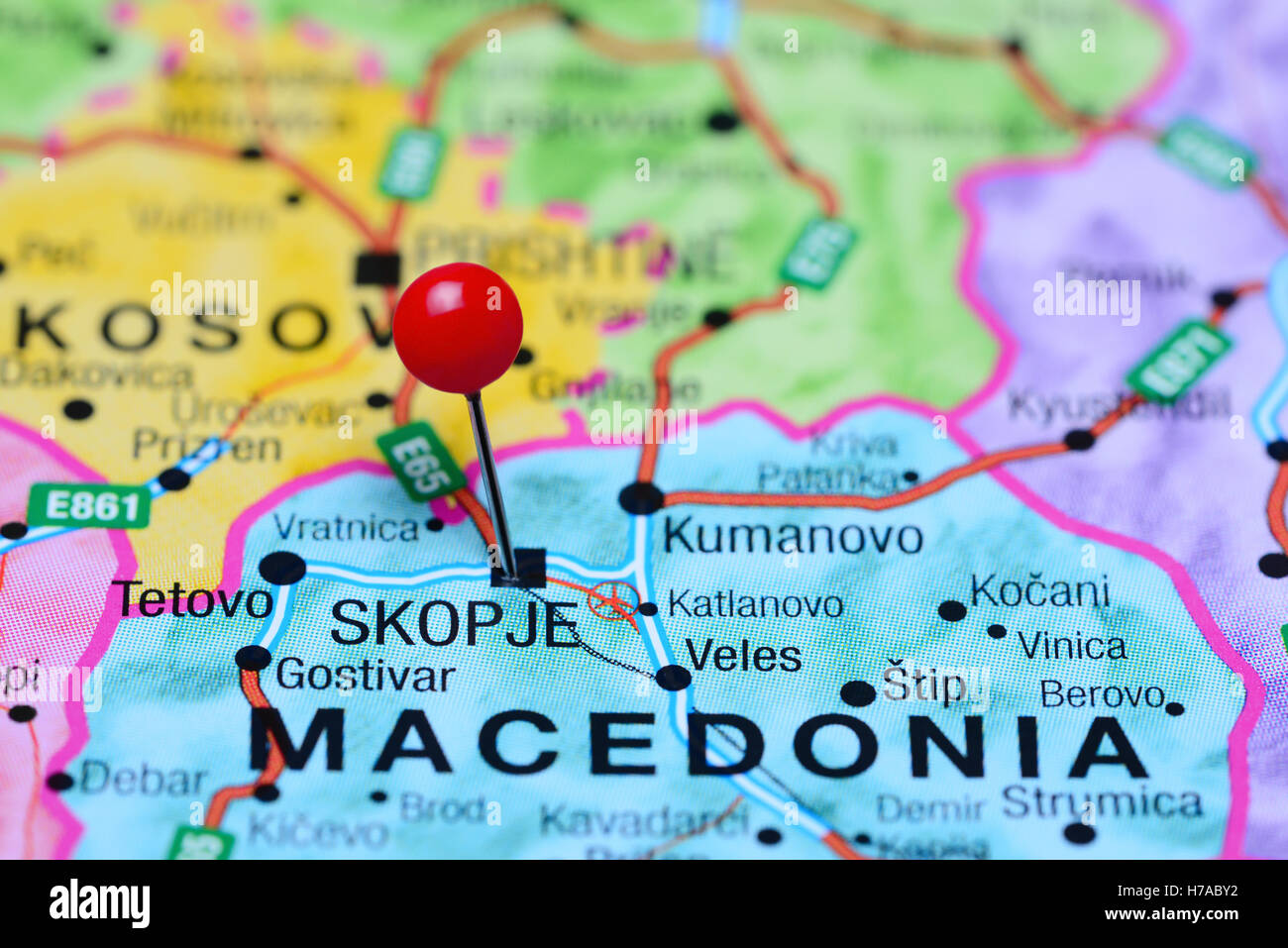 skopje-pinned-on-a-map-of-macedonia-H7ABY2.jpg