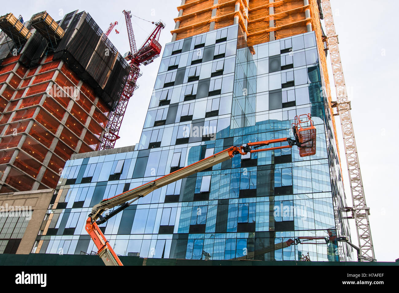 Orange construction crane hi-res stock photography and images - Alamy
