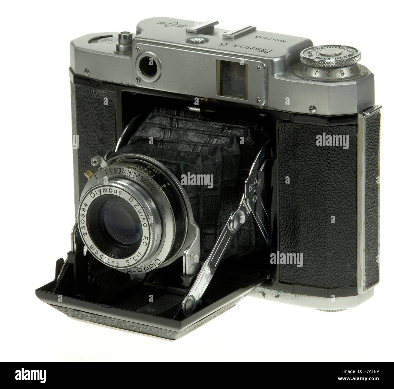 Mamiya-6 V 1950's folding medium format rangefinder camera. Stock Photo