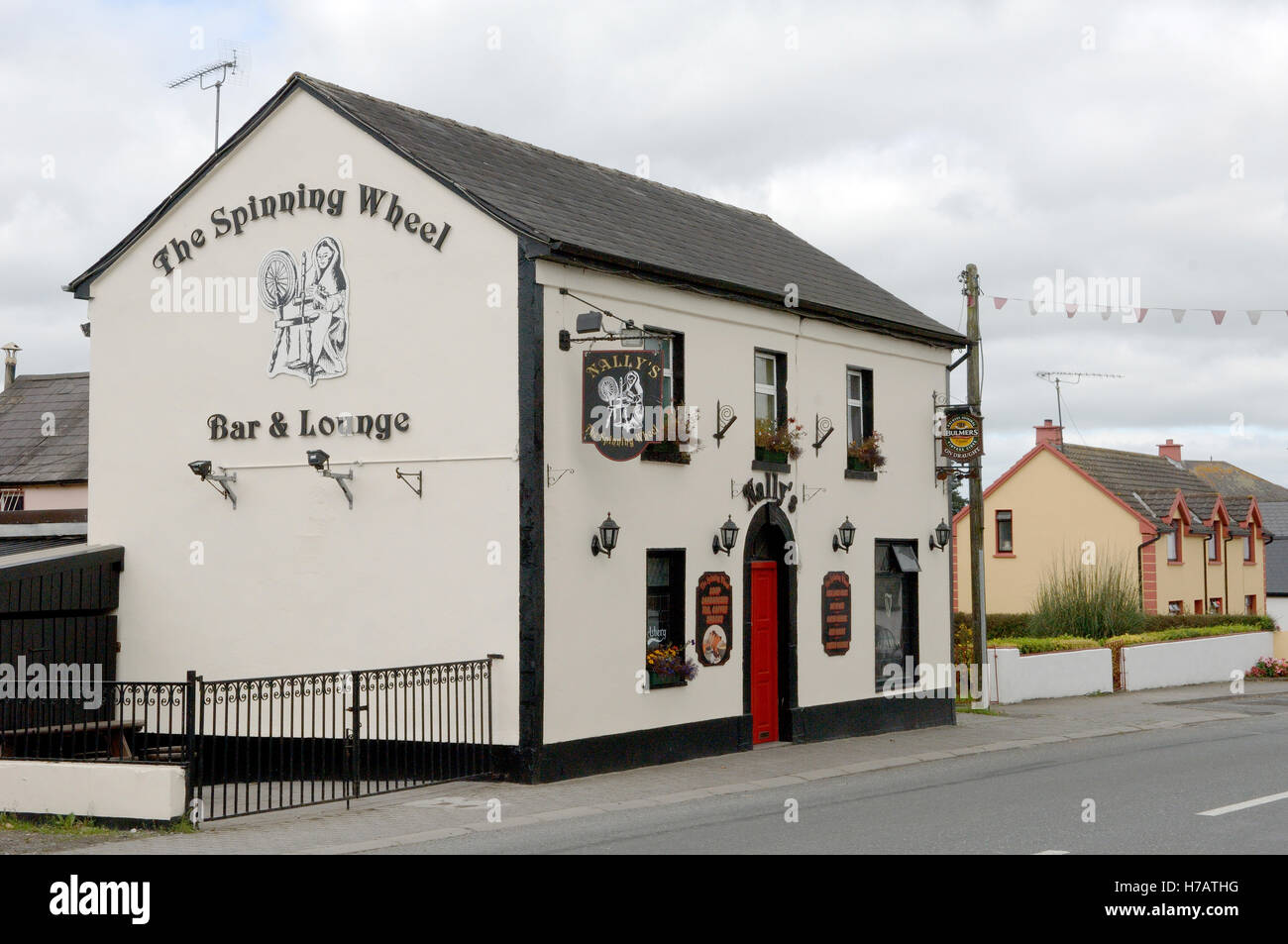 Nally's The Spinning Wheel public house, Main Street, Tyrrellspass