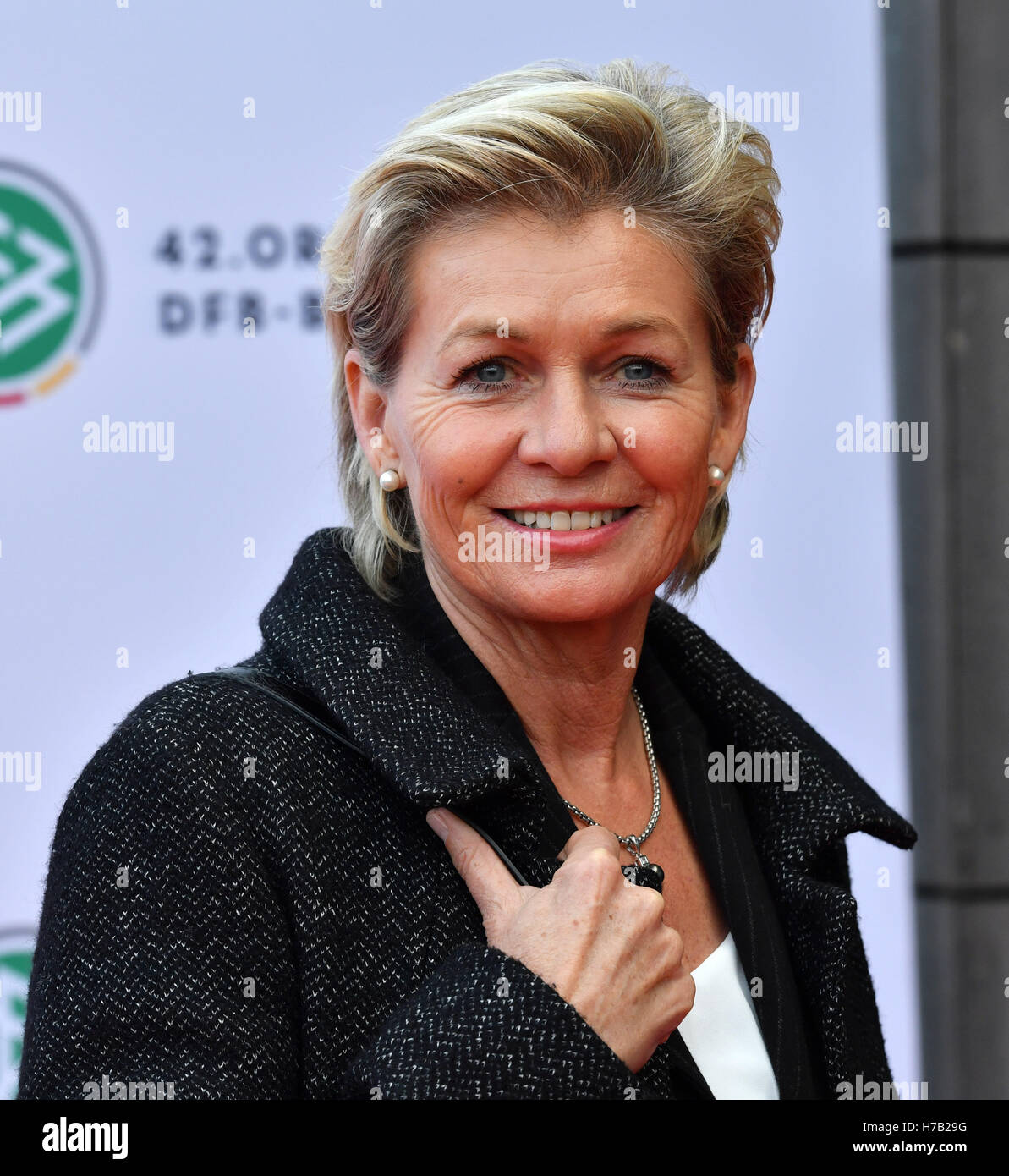 Erfurt, Germany. 03rd Nov, 2016. Former coach of the German national women's soccer team, Silvia Neid, arrives to the traditional ceremony that marks the start of the 42nd Ordinary DFB Bundestag in Erfurt, Germany, 03 November 2016. The 260 delegates from regional and state associations and the representatives of the league association will vote for the DFB (German Football Association) president on 04 November 2016. Photo: MARTIN SCHUTT/dpa/Alamy Live News Stock Photo