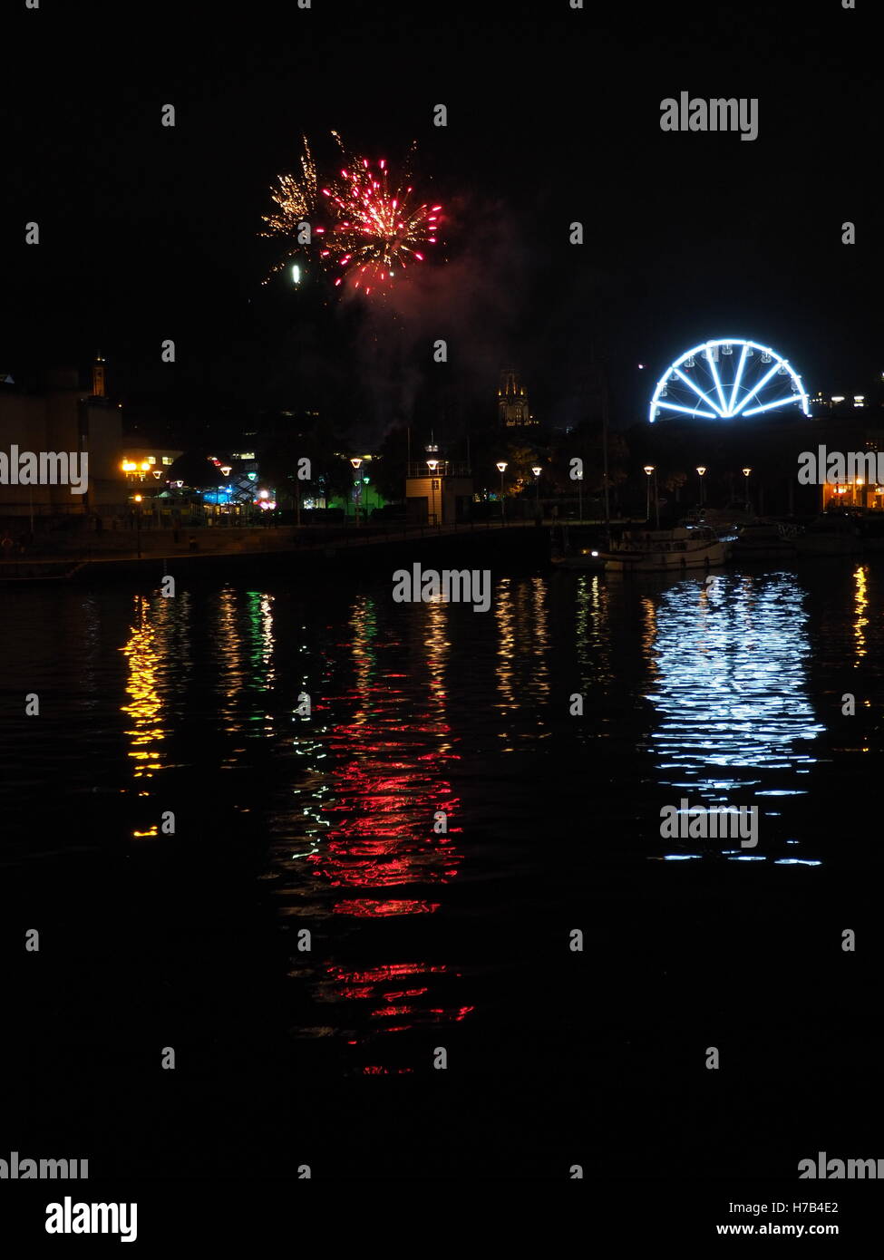 Millenium Square, Bristol, UK. 3rd Nov, 2016. Fireworks seen from