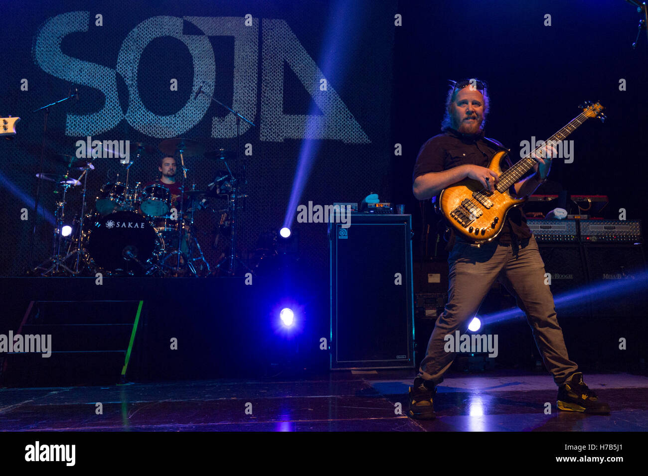 Reggae band drums hires stock photography and images Alamy