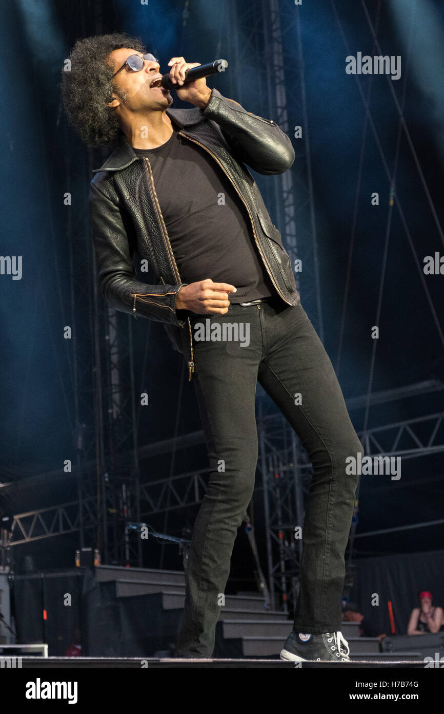 Chicago, Illinois, USA. 3rd July, 2016. WILLIAM DUVALL of Alice in Chains performs live at Soldier Field during the Not in This Lifetime tour in Chicago, Illinois © Daniel DeSlover/ZUMA Wire/Alamy Live News Stock Photo