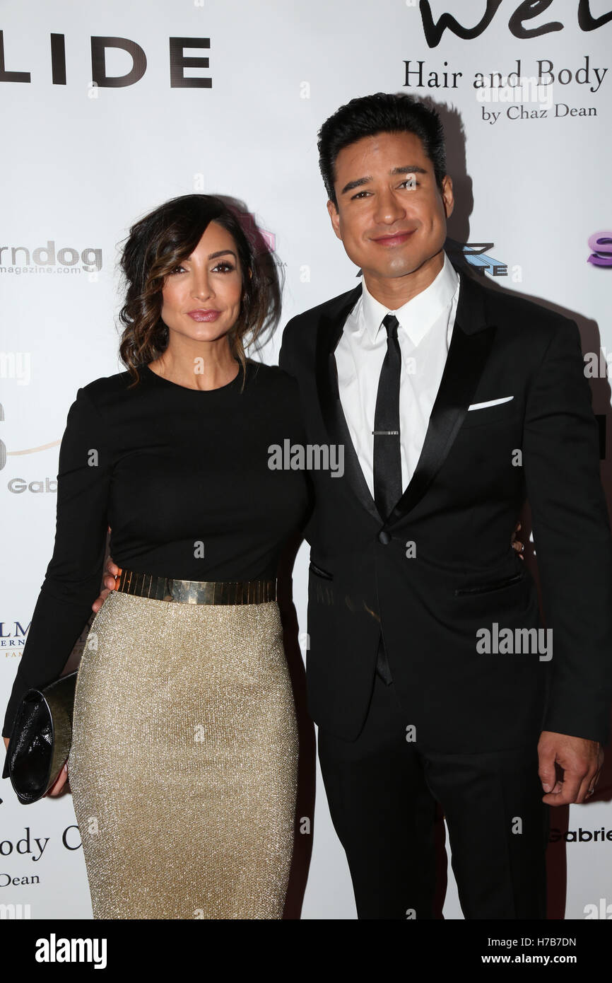 Los Angeles, Ca, USA. 3rd Nov, 2016. Mario Lopez, Courtney Laine Mazza