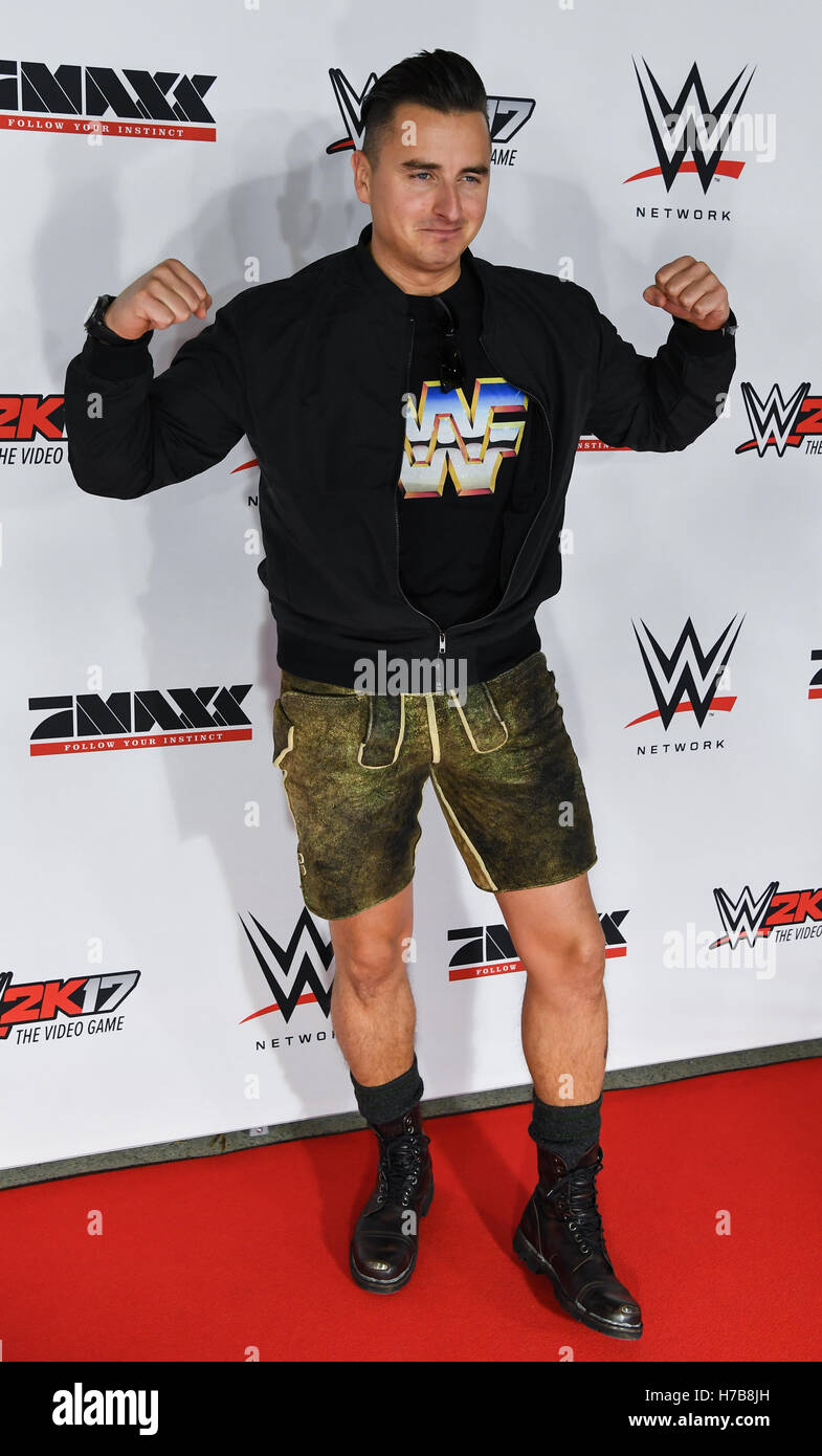 Munich, Germany. 3rd Nov, 2016. Singer Andreas Gabalier arriving for the Wrestling event at the Olympiahalle in Munich, Germany, 3 November 2016. Former soccer player Tim Wiese is celebrating his wrestling debut during and event of World Wrestling Entertainment (WWE) in Munich. PHOTO: SVEN HOPPE/dpa/Alamy Live News Stock Photo