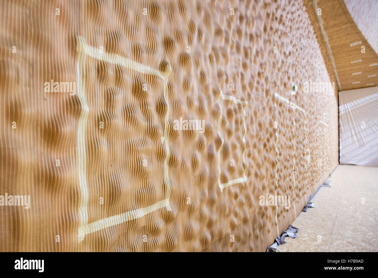 Hamburg, Germany. 4th Nov, 2016. View of the acoustic panel, also known as 'White Skin', photographed during a press tour through the Elbphilharmonie in Hamburg, Germany, 4 November 2016. During a ceremonial act on Friday, 4 November, the construction group Hochtief hands of the concert house to the city. The plaza of the building will open on 5 November. The Elbphilharmonie itself is said to open on 11 January 2017. PHOTO: CHRISTIAN CHARISIUS/dpa/Alamy Live News Stock Photo