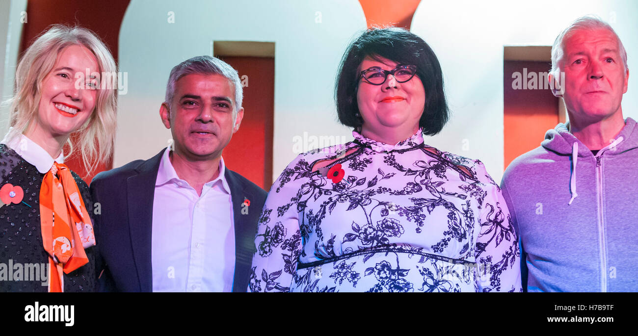 London, UK.  4 November 2016.  (L to R) Justine Simons, Deputy Mayor for Culture and Creative Industries, The Mayor of London, Sadiq Khan, Amy Lamé, 100 Club owner, Jeff Horton. The Mayor of London announces that writer, DJ, performer and campaigner Amy Lamé has been appointed as London's first Night Czar.  The announcement was made at the 100 Club, an iconic music venue in Soho.  The role will champion London's nightlife both in the UK and internationally and to create a vision for London as 24-hour city.  Credit:  Stephen Chung / Alamy Live News Stock Photo