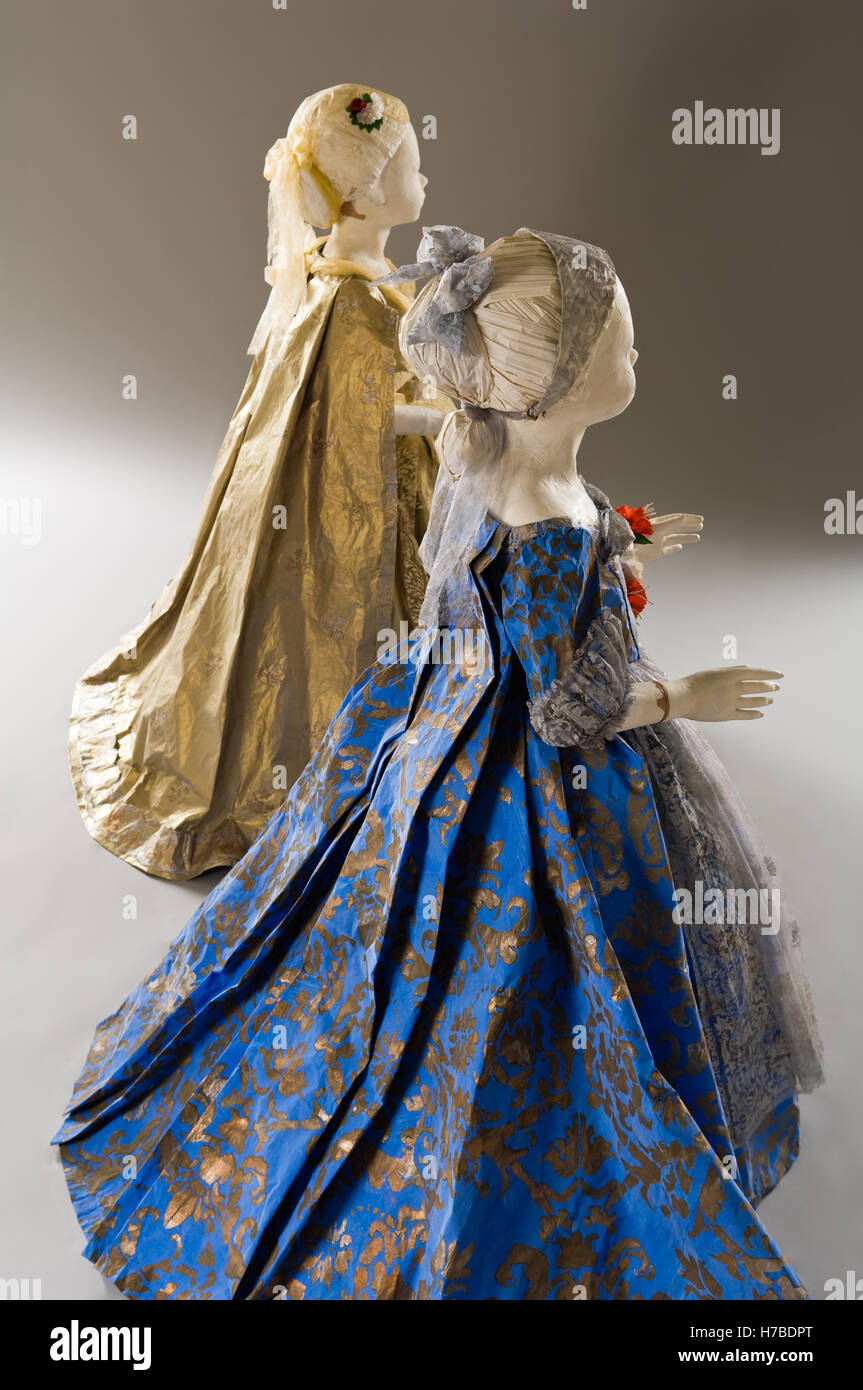 Mannequin in paper dress costume historical replica paper dress by Isabelle de Borchgrave Stock Photo