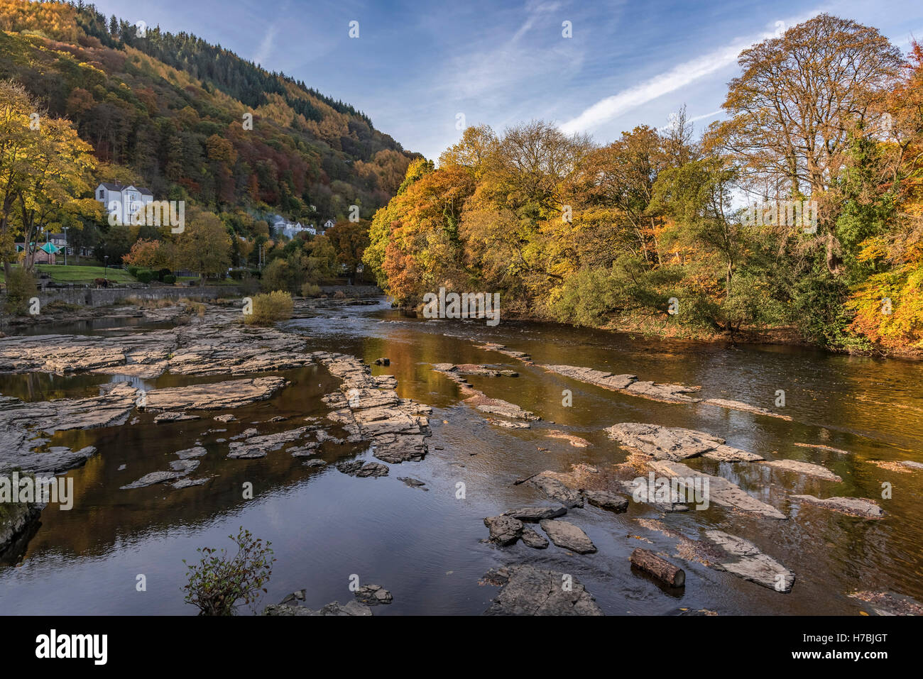 River Dee at llangollen Denbighshire North Wales. Autumn colours and leaves on the trees. Stock Photo