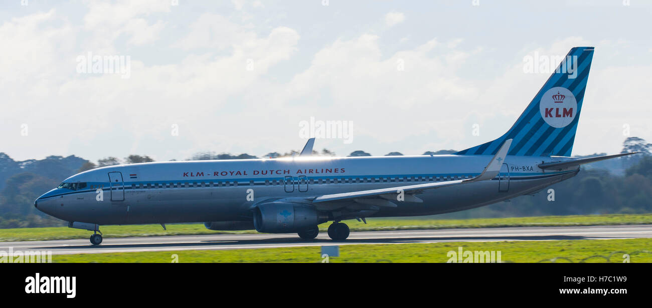 KLM 737 in Retro Livery Stock Photo