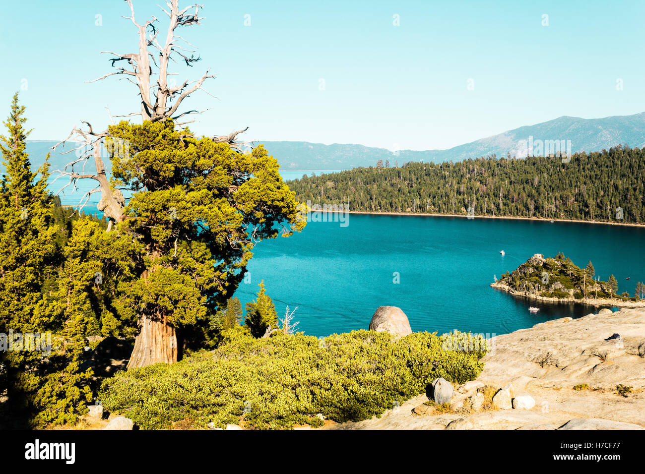 Lake tahoe beach bay hires stock photography and images Alamy