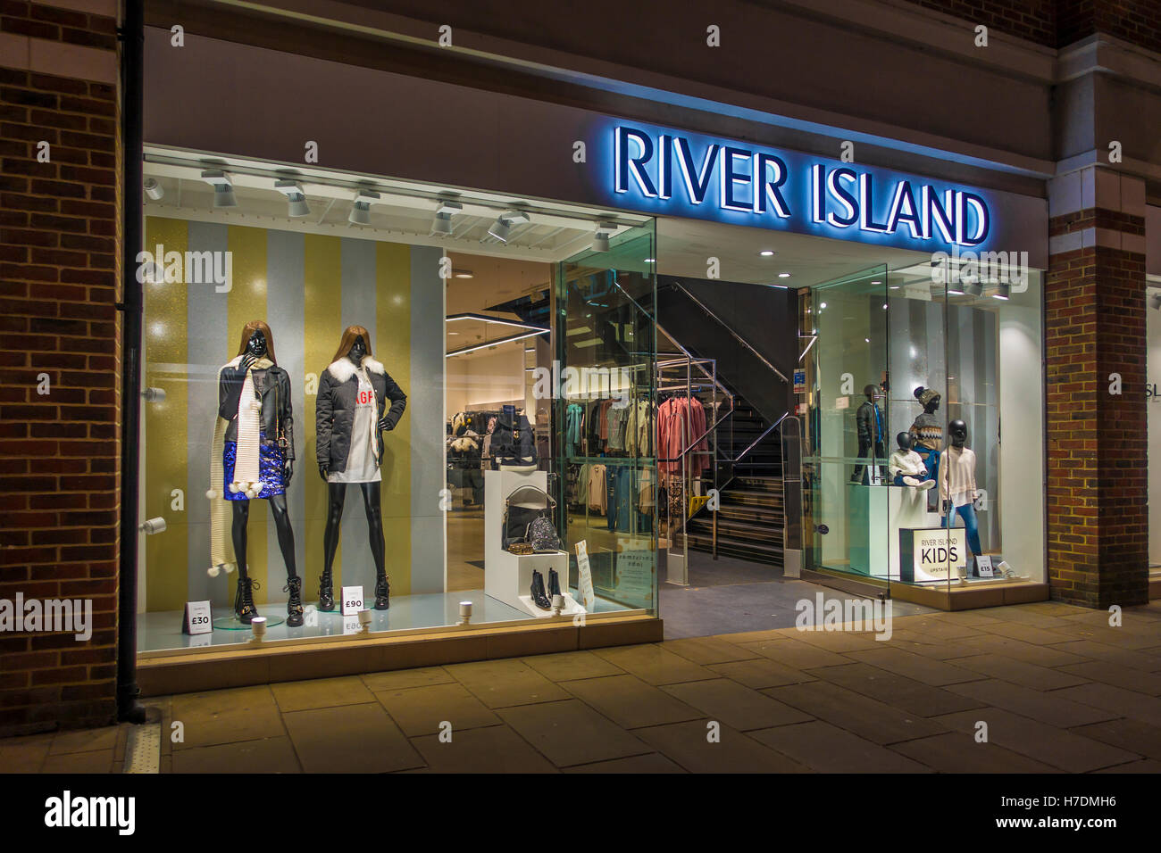 River island clothes hi-res stock photography and images - Alamy