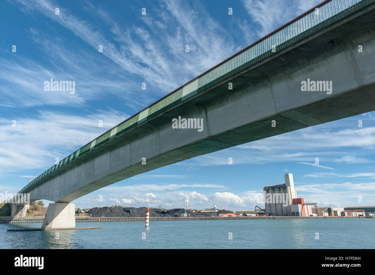 Bridge and terminal silo of the Port de Salaise-Sablons on the left banks of the Rhône river, Stock Photo