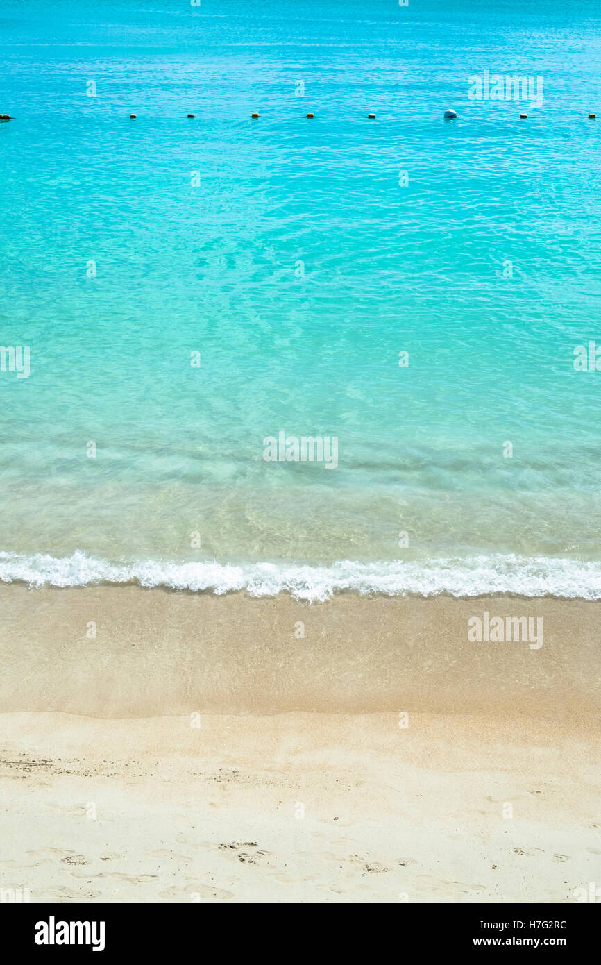 Sandy beach turquoise ocean waves hi-res stock photography and images ...