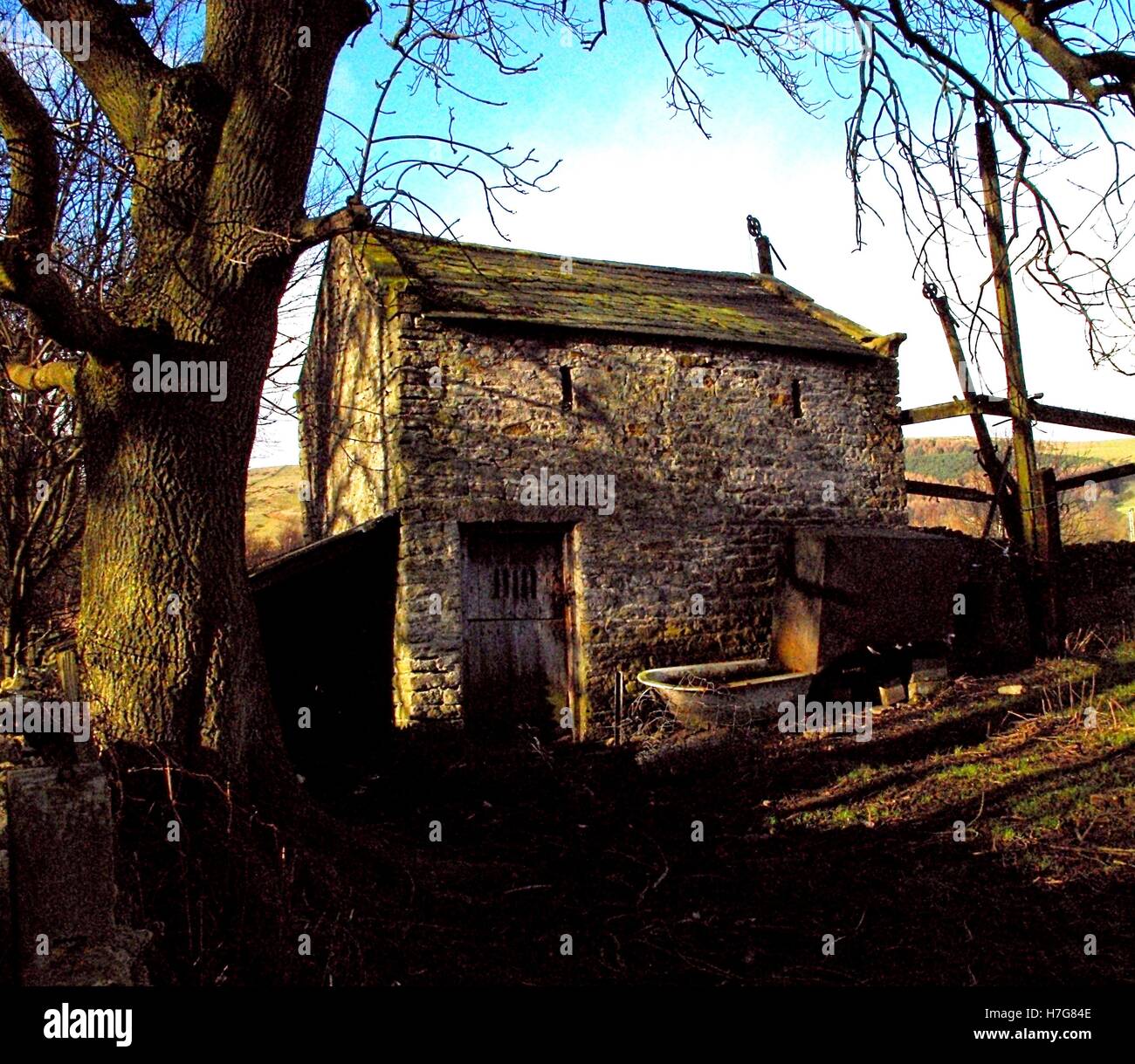 old Derbyshire barn castleton village Stock Photo Alamy