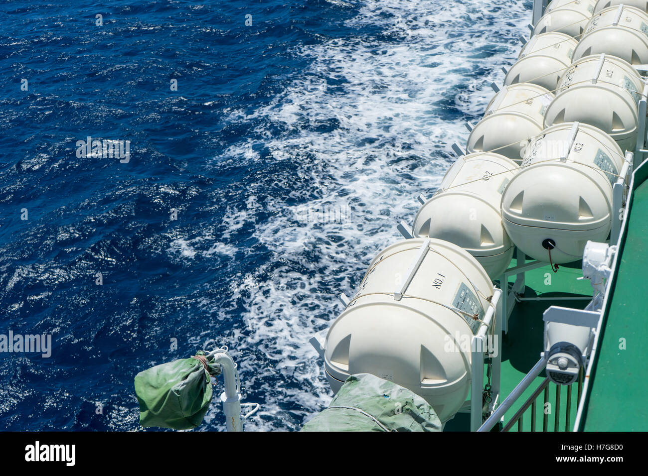 Floatation tank hires stock photography and images Alamy