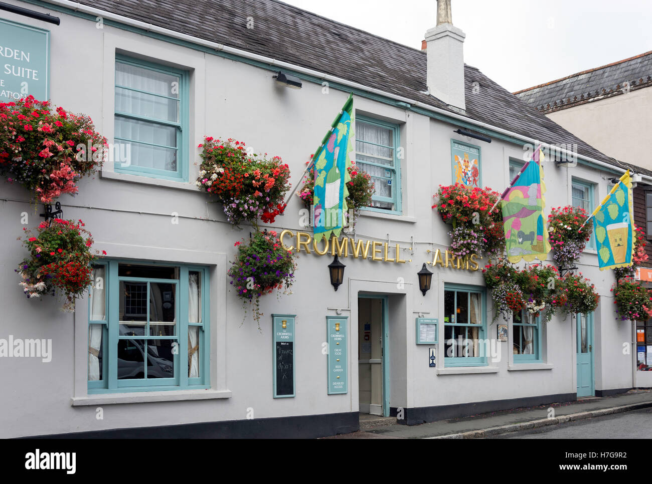 17th century The Cromwell Arms, Fore Street, Bovey Tracey, Devon, England, United Kingdom Stock Photo