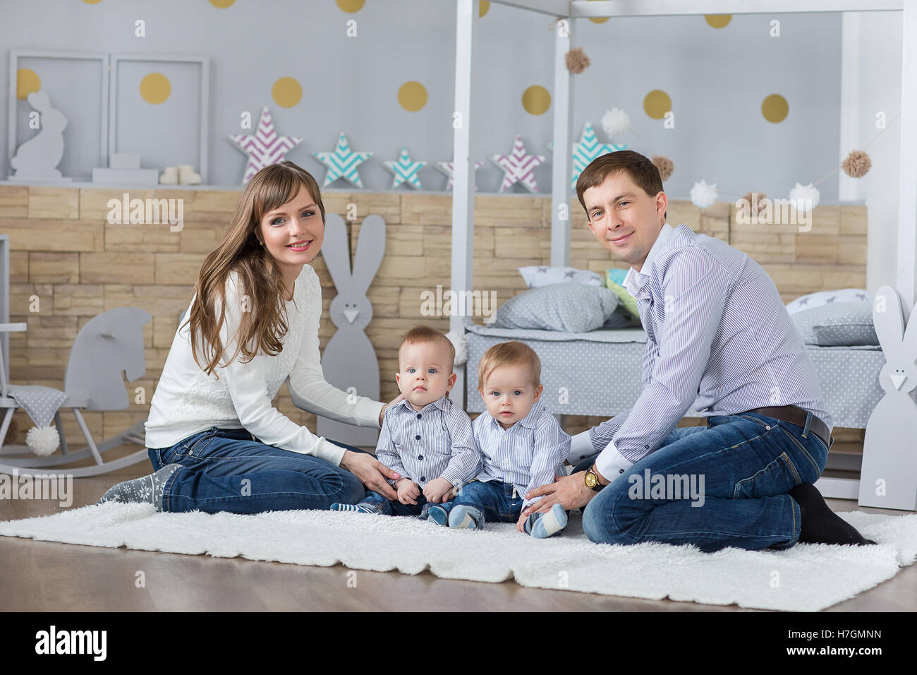 Family Portrait Mom Dad Twins High Resolution Stock Photography And Images Alamy