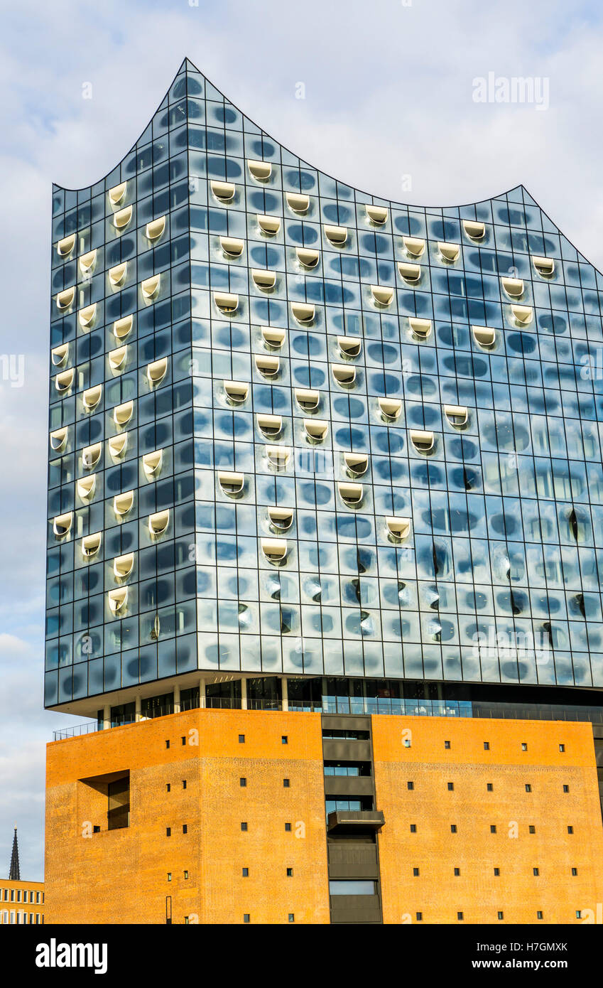 The new Elbphilharmonie, philharmonic concert hall, in the Hafencity district, at the Elbe river in Hamburg, Germany Stock Photo