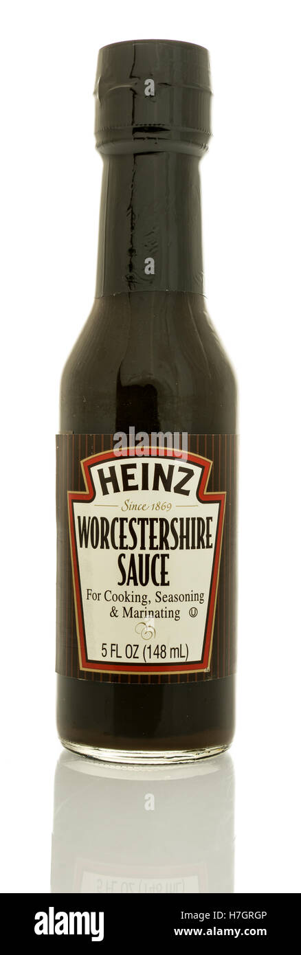Winneconne, WI - 3 November 2016:  Bottle of Heinz worcestershire sauce on an isolated background. Stock Photo