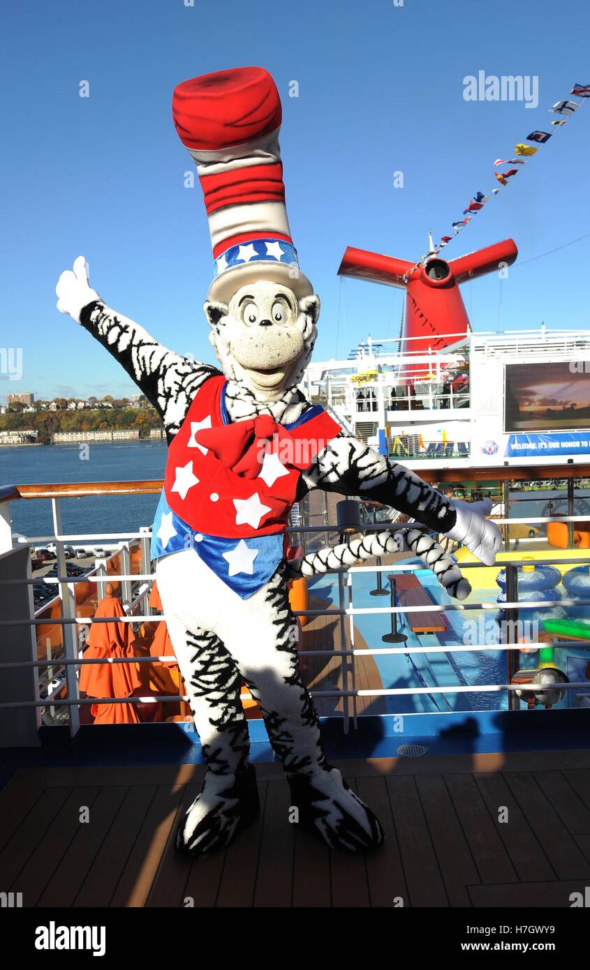 New York, NY, USA. 4th Nov, 2016. Cat in the Hat in attendance for