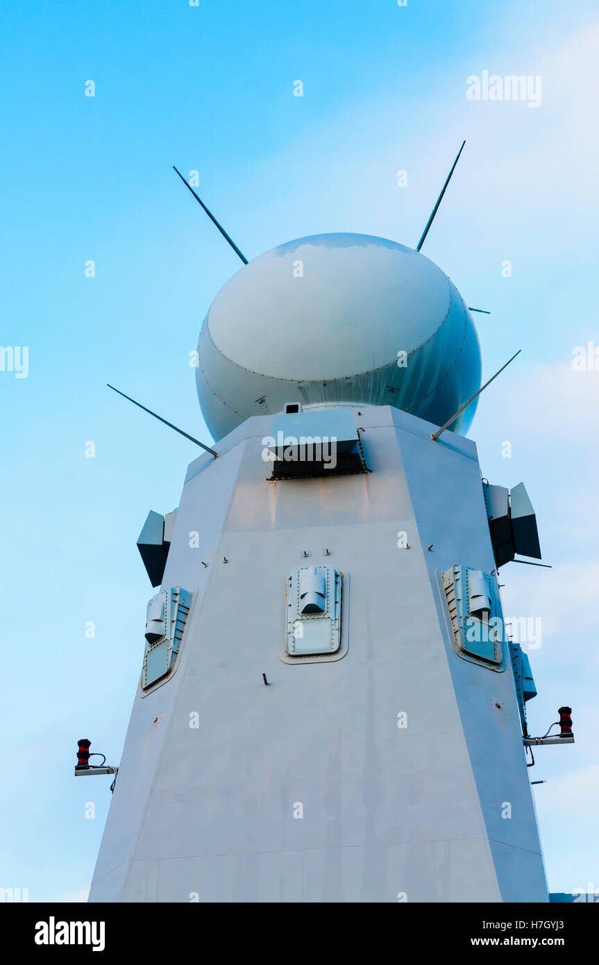 SAMPSON radar system of Royal Navy's HMS Duncan, used to control the Sea Viper missile system Stock Photo