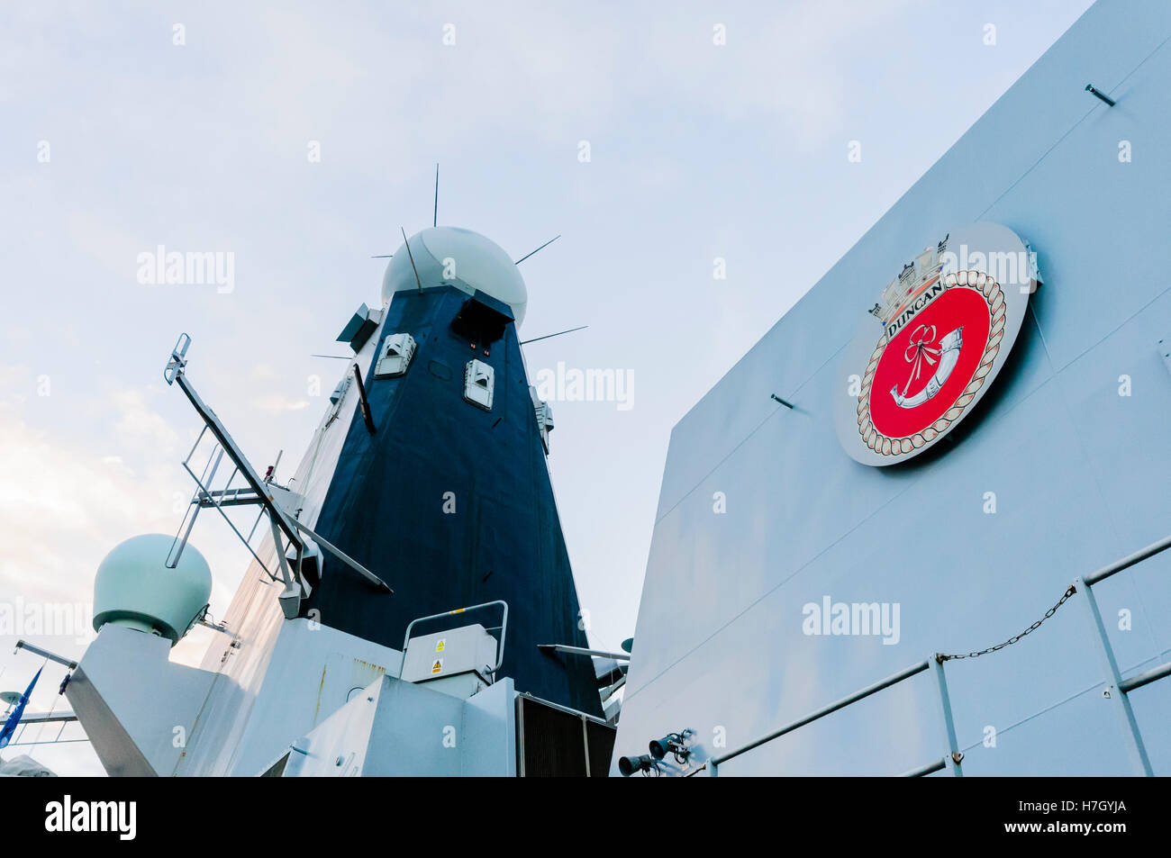 Belfast, Northern Ireland. 4th Nov, 2016. Main mast and SAMPSON radar system of HMS Duncan Credit:  Stephen Barnes/Alamy Live News Stock Photo