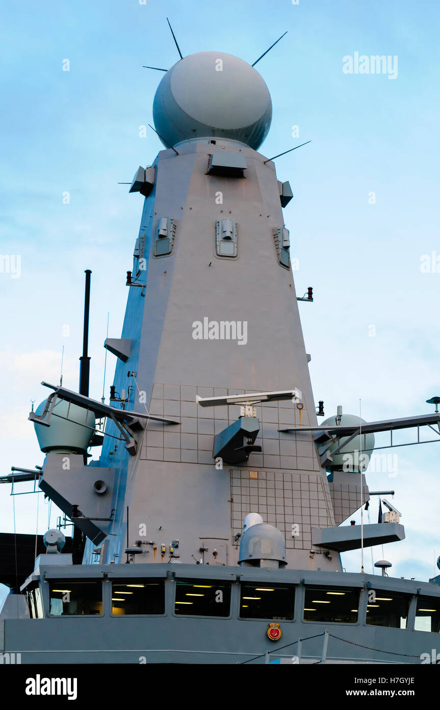 SAMPSON radar system of Royal Navy's HMS Duncan, used to control the Sea Viper missile system Stock Photo