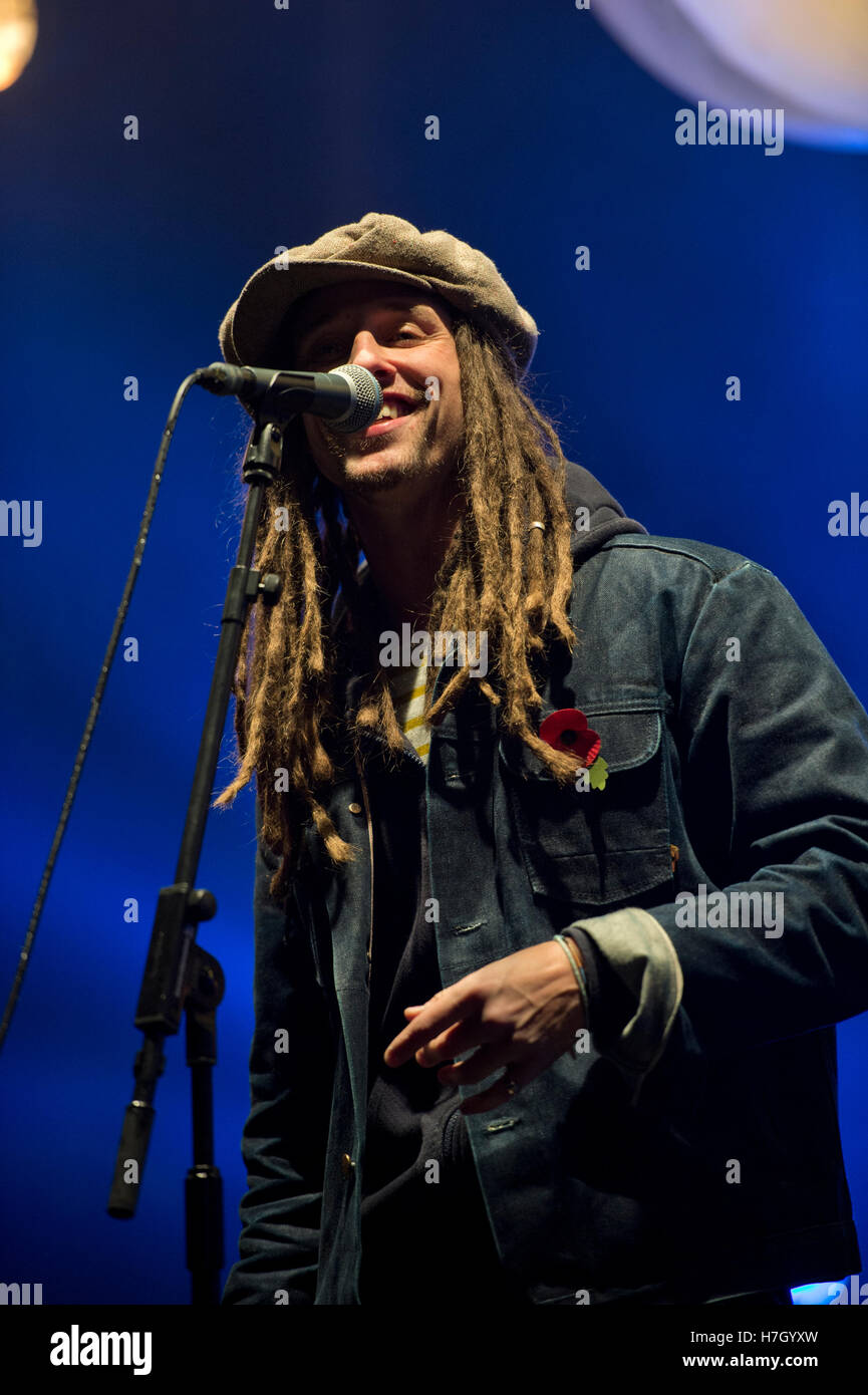 Manchester, UK. 4th November 2016. Musician JP Cooper performs at the annual Christmas Lights Switch-on in Albert Square, Manchester. Credit:  Russell Hart/Alamy Live News. Stock Photo