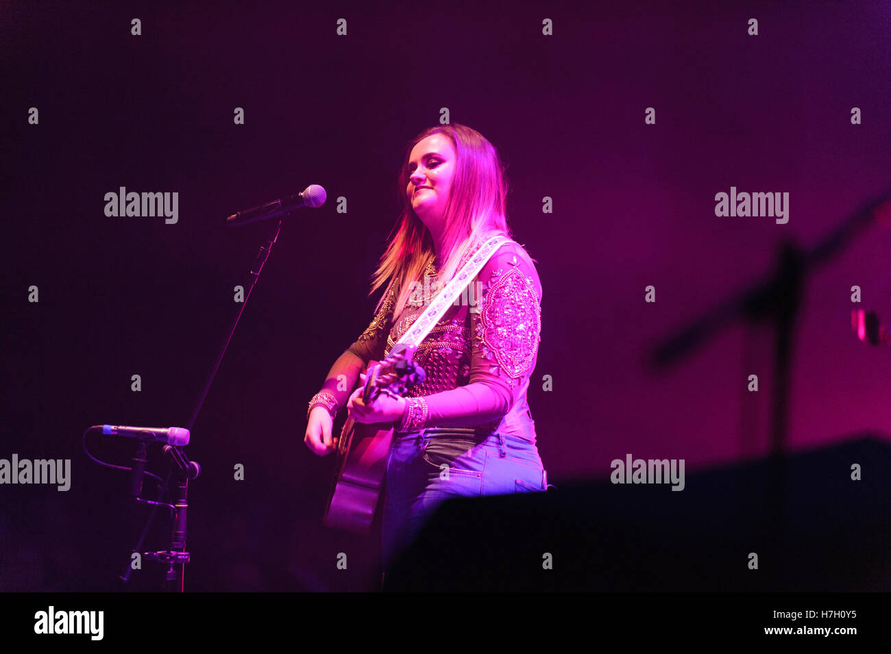 Liverpool, UK. 4th November 2016. Singer, Chelsea Alice Scott, performs as support for Rebecca Ferguson during her UK 'Superwoman' tour, at the Liverpool Philharmonic Hall © Paul Warburton Stock Photo