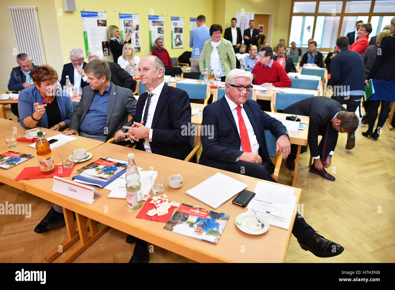 Kloster Lehnin, Germany. 5th Nov, 2016. German Foreign Minister Frank