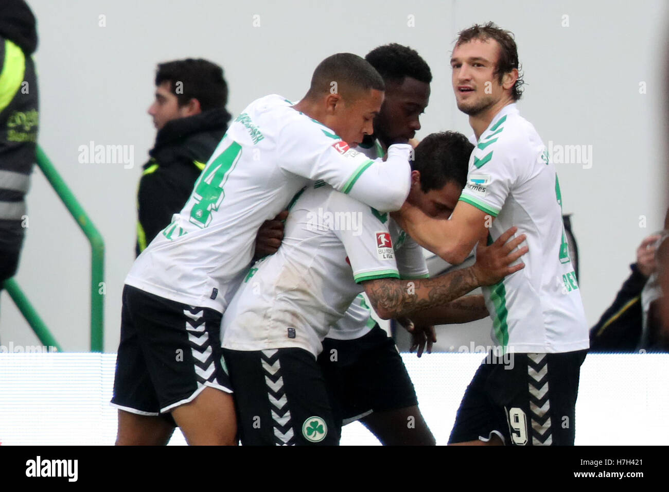 Furth, Germany. 5th Nov, 2016. Furth's goalscorer Sercan Sararer (2nd f.r.) cheers with his team mates Mathis Bolly (l), Khaled Narey (2nd f.l.) and Veton Berisha after scoring the 2:1 goal during the soccer match of SpVgg Greuther Furth and VfL Bochum on the 12th match day of the 2. Bundesliga at Stadion am Laubenweg in Furth, Germany, 5 November 2016. PHOTO: DANIEL KARMANN/dpa (ATTENTION: Due to the accreditation guidelines, the DFL only permits the publication and utilisation of up to 15 pictures per match on the internet and in online media during the match.) Credit:  dpa/Alamy Live News Stock Photo